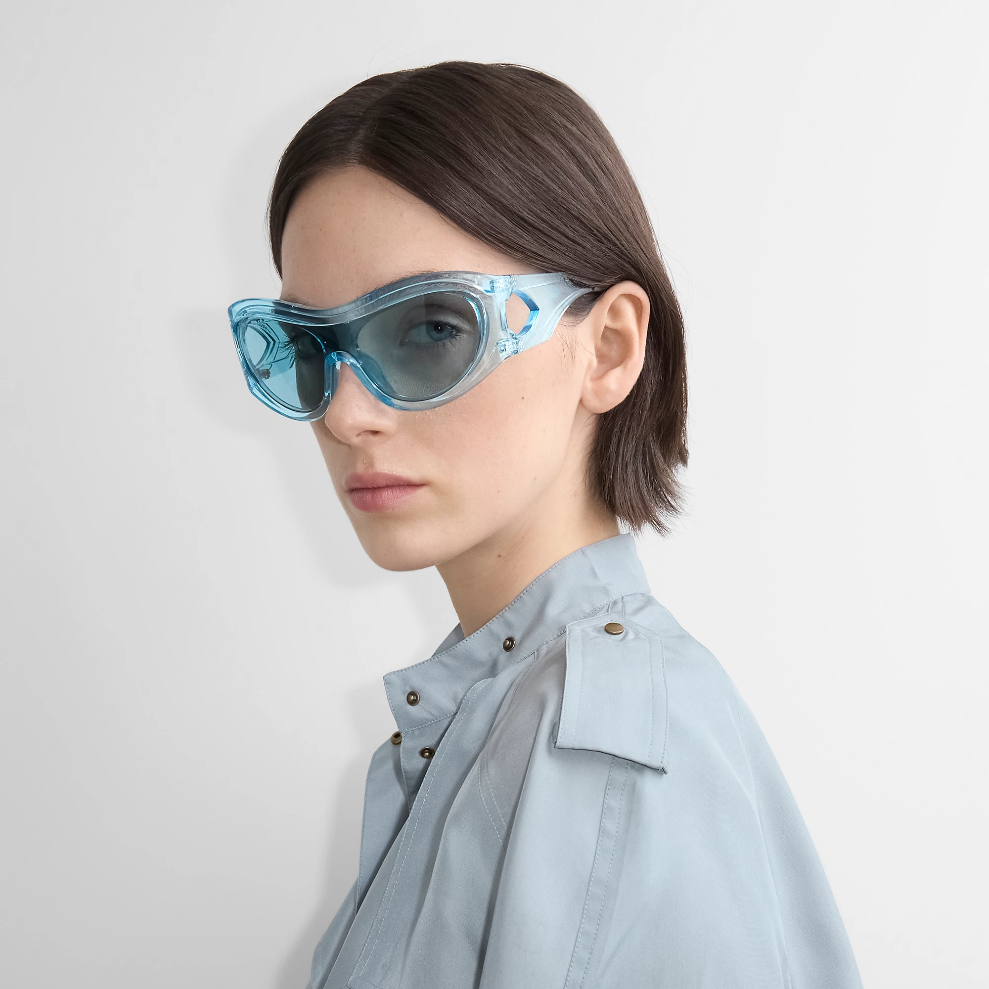 Shield Cutout Sunglassesâ
