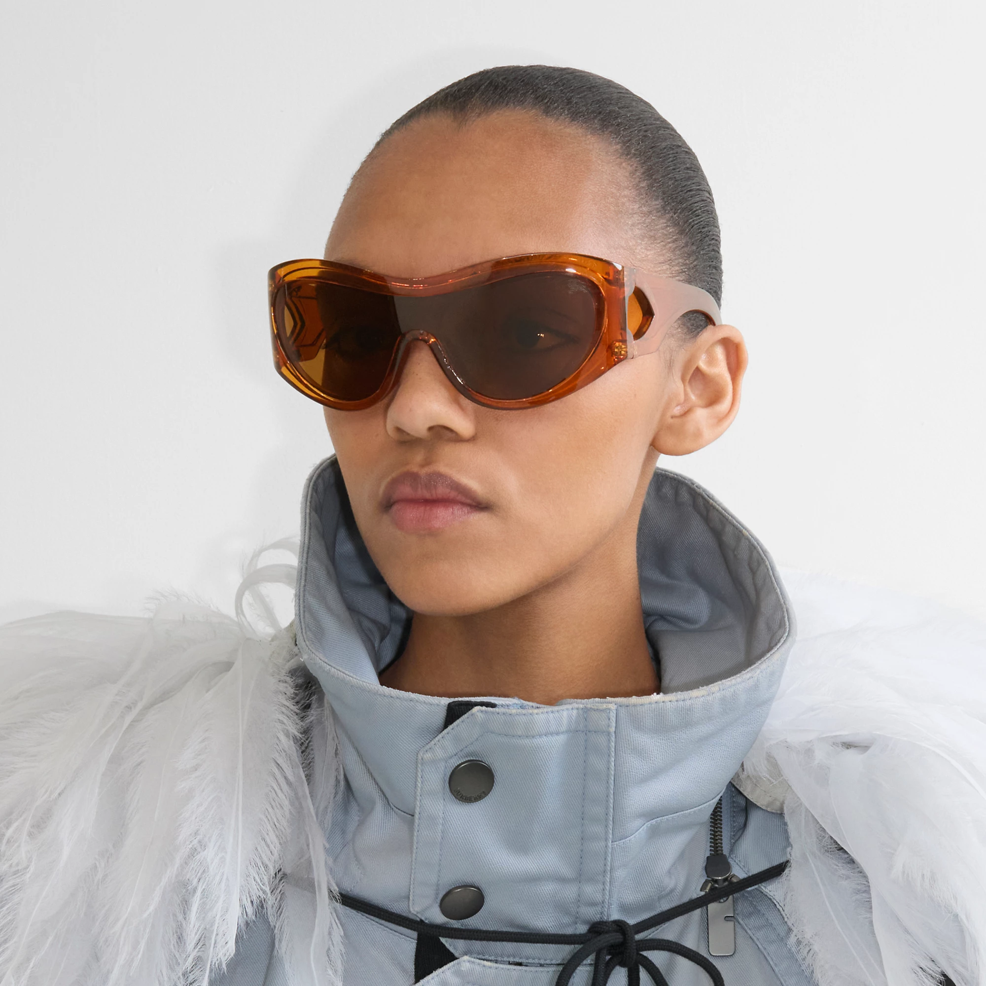 Shield Cutout Sunglassesâ