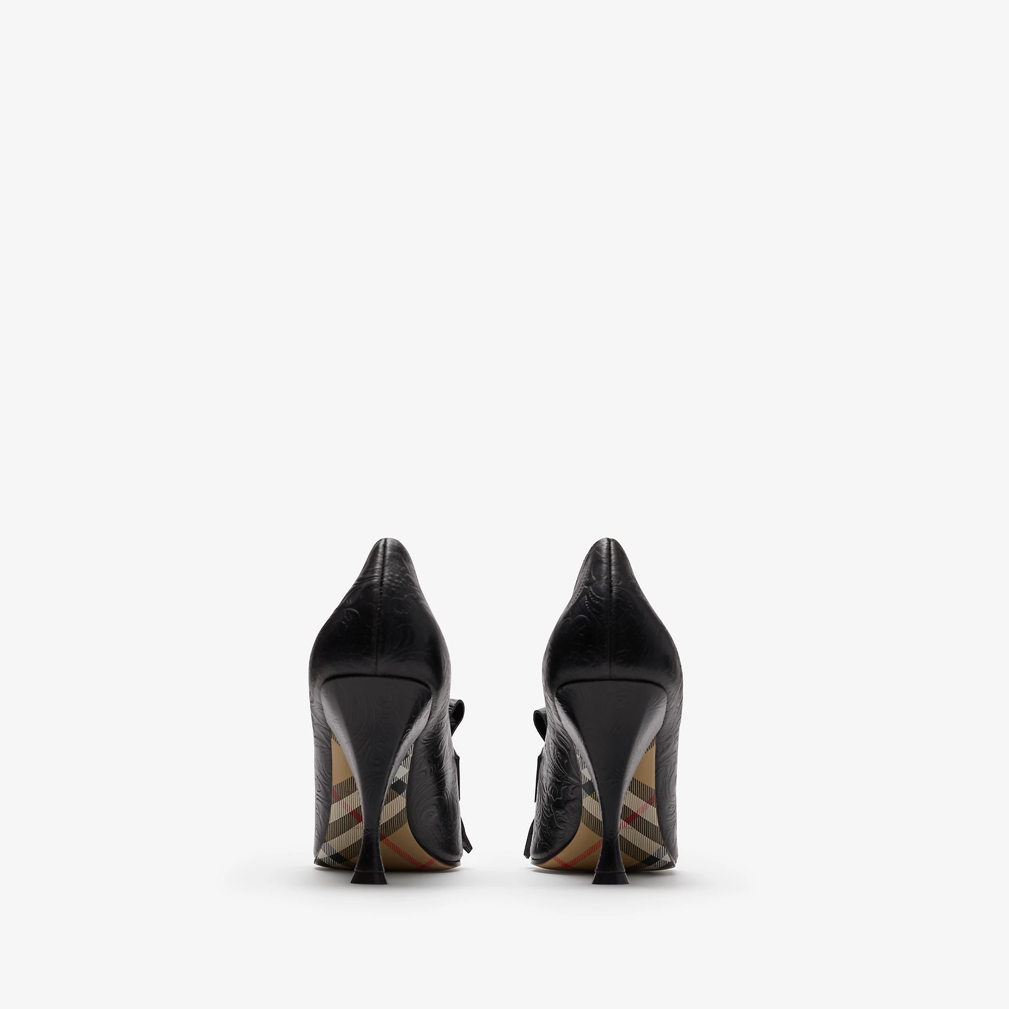 12653-embossed-cameo-fringe-pumps–1.webp