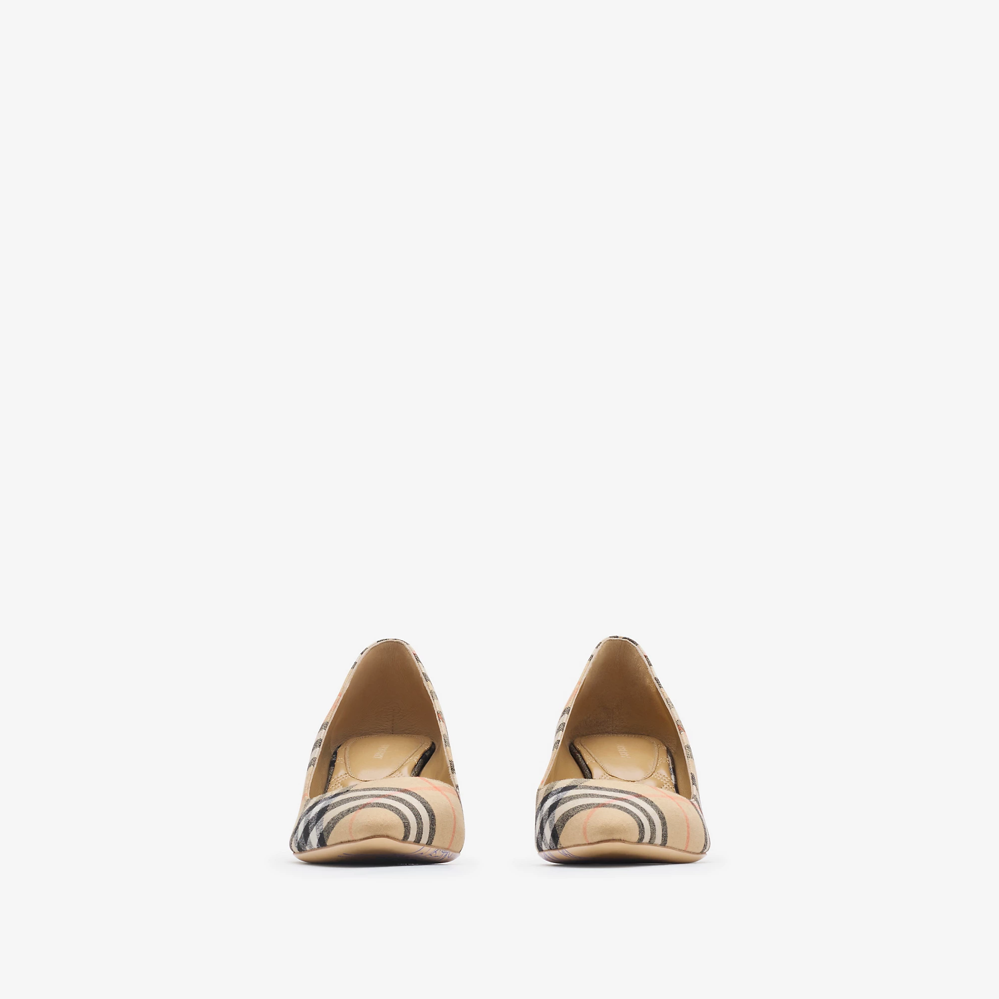 Check Dame Pumpsâ