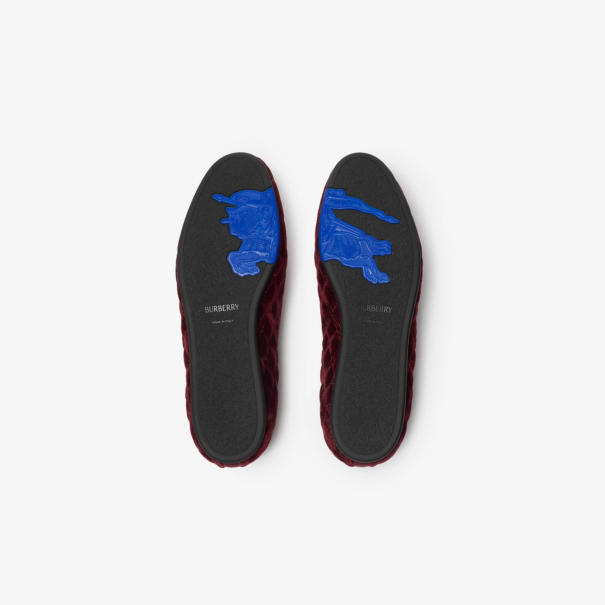 13089-quilted-velvet-estate-slippers–1.webp
