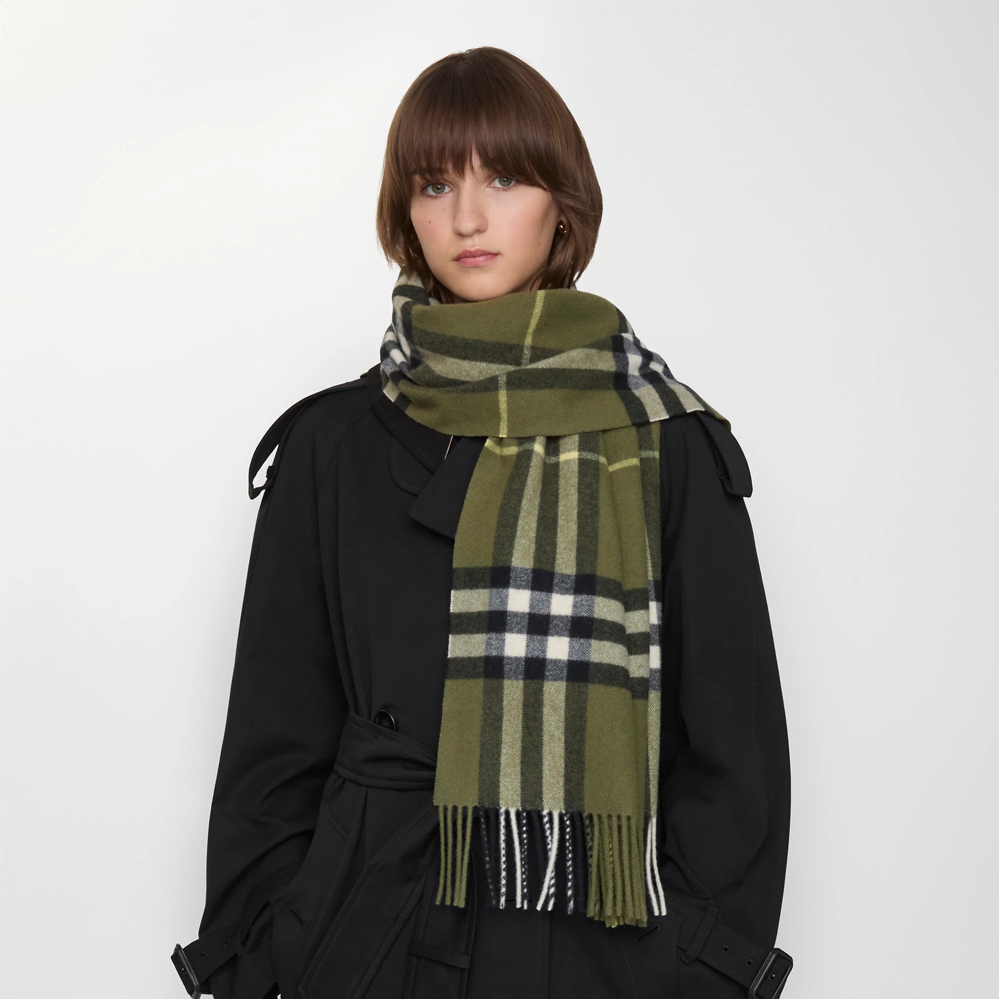 14715-wide-check-cashmere-scarf-1.webp