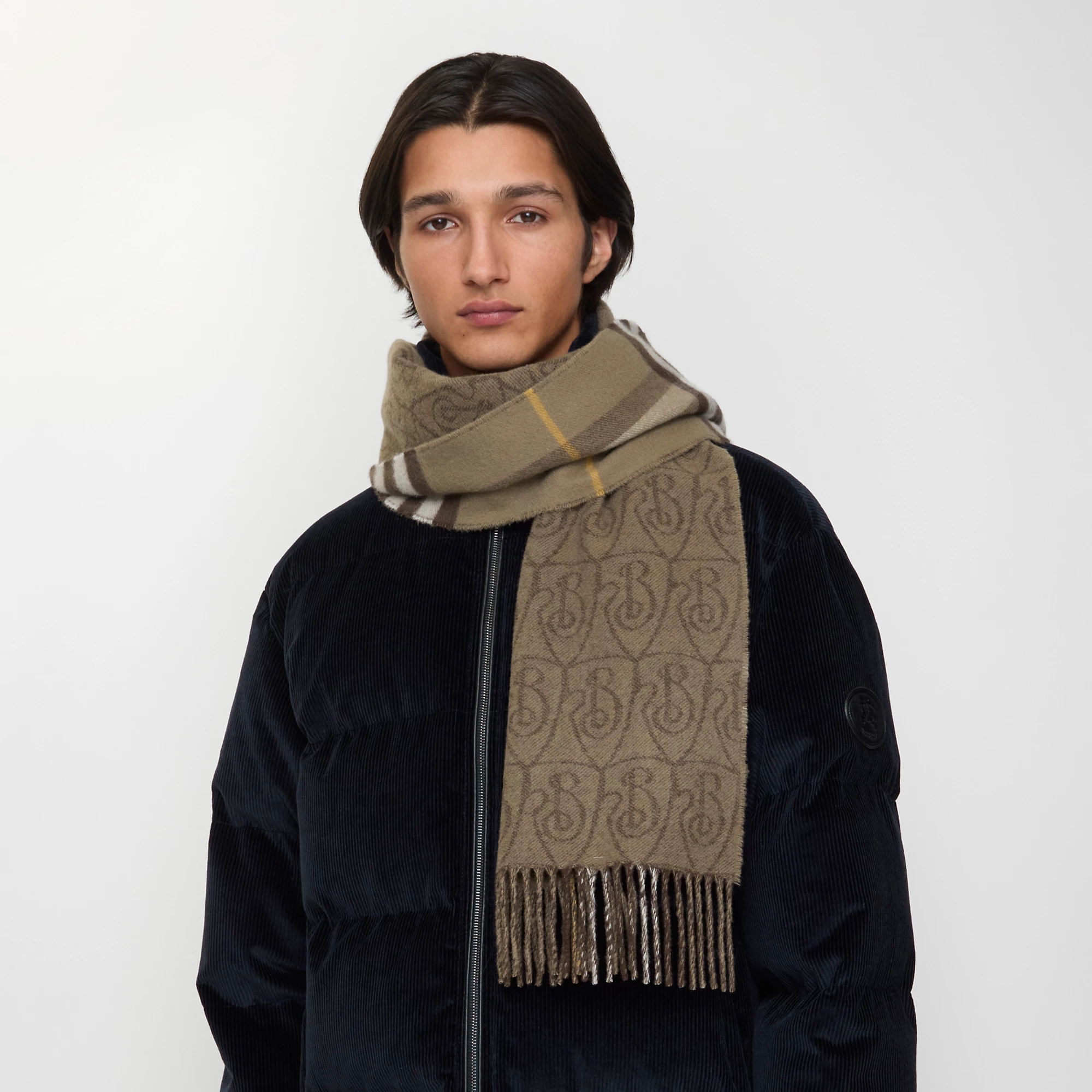 14776-reversible-b-shield-cashmere-scarf-1.webp