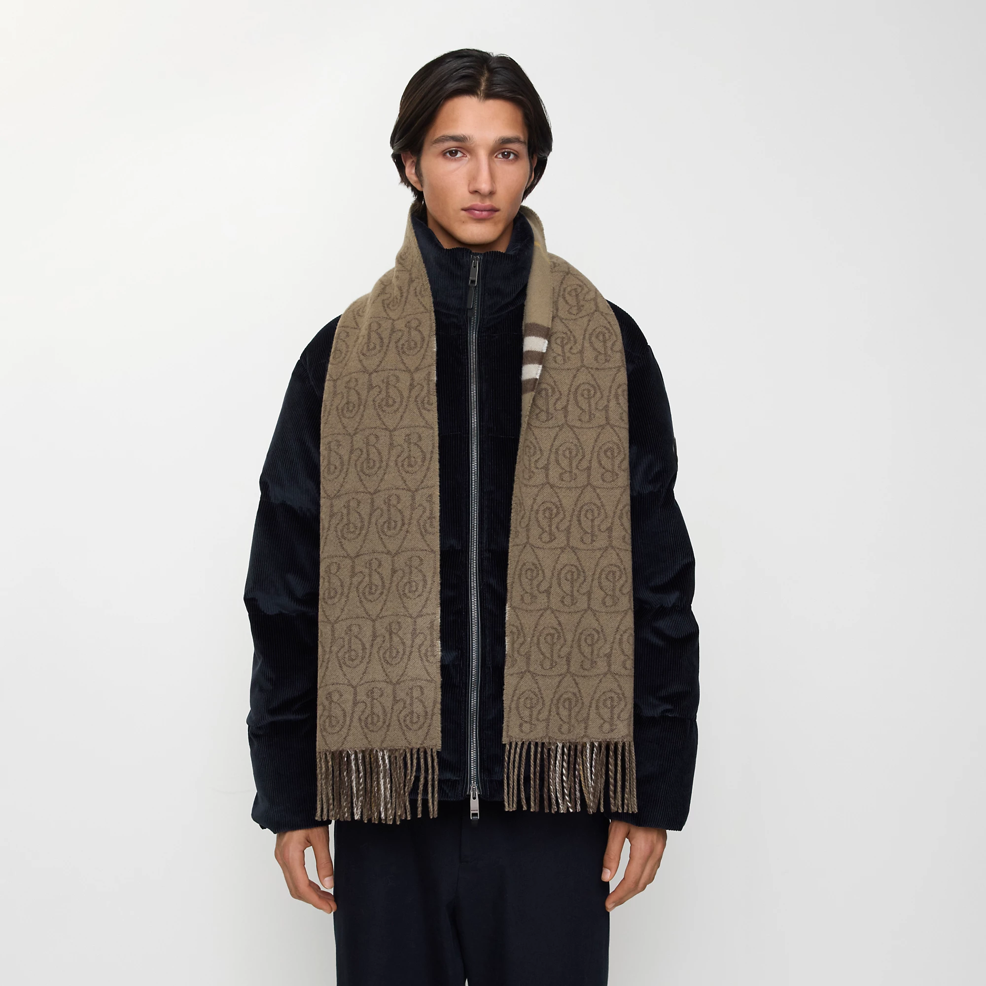 14776-reversible-b-shield-cashmere-scarf-1.webp