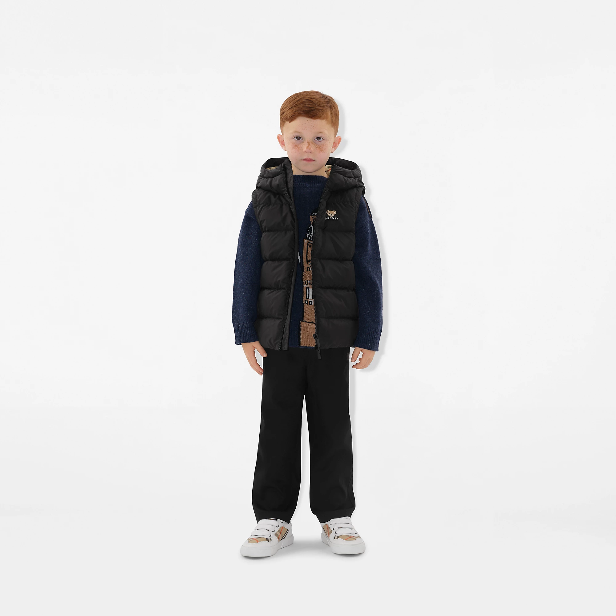 14781-nylon-hooded-puffer-gilet-1.webp