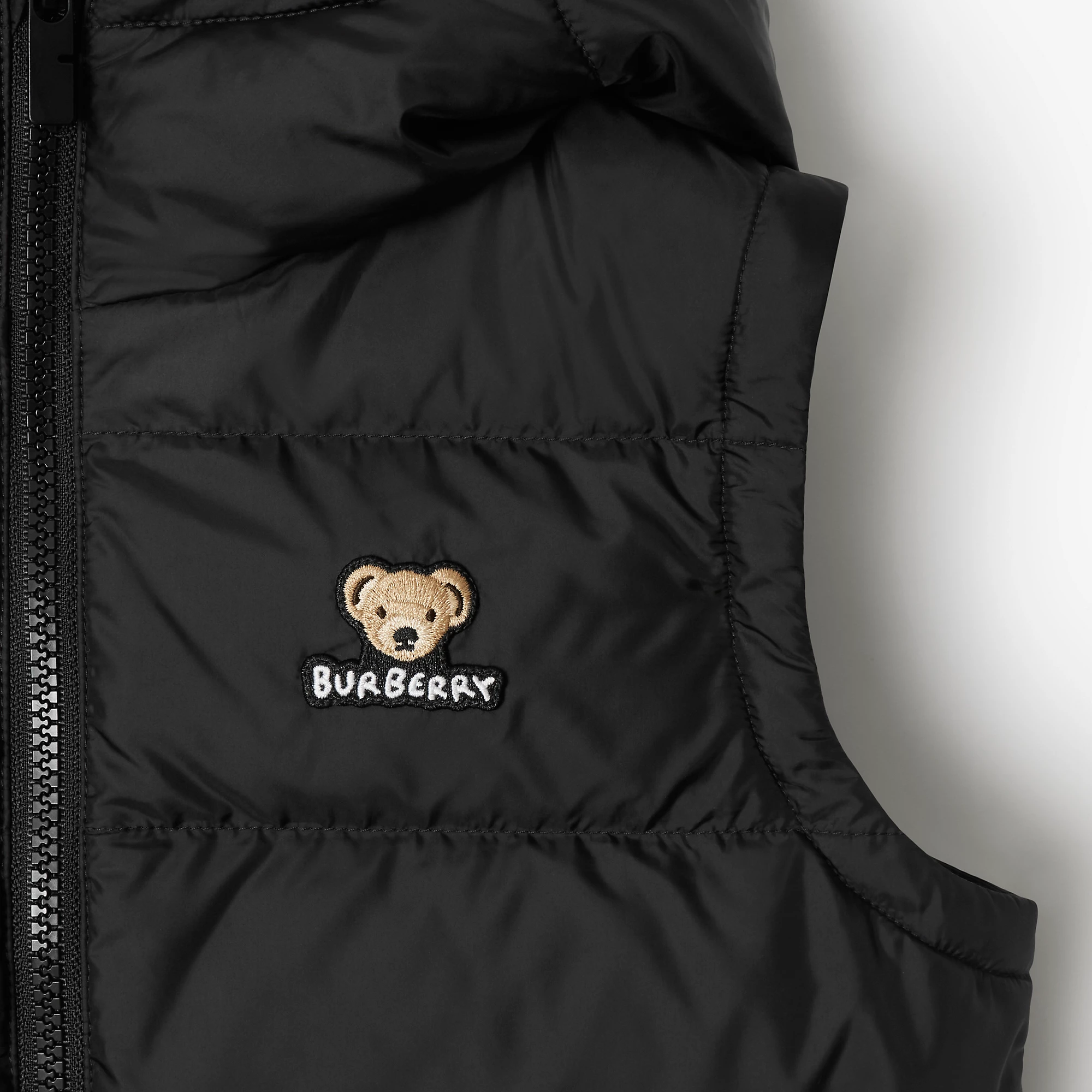 14781-nylon-hooded-puffer-gilet-1.webp
