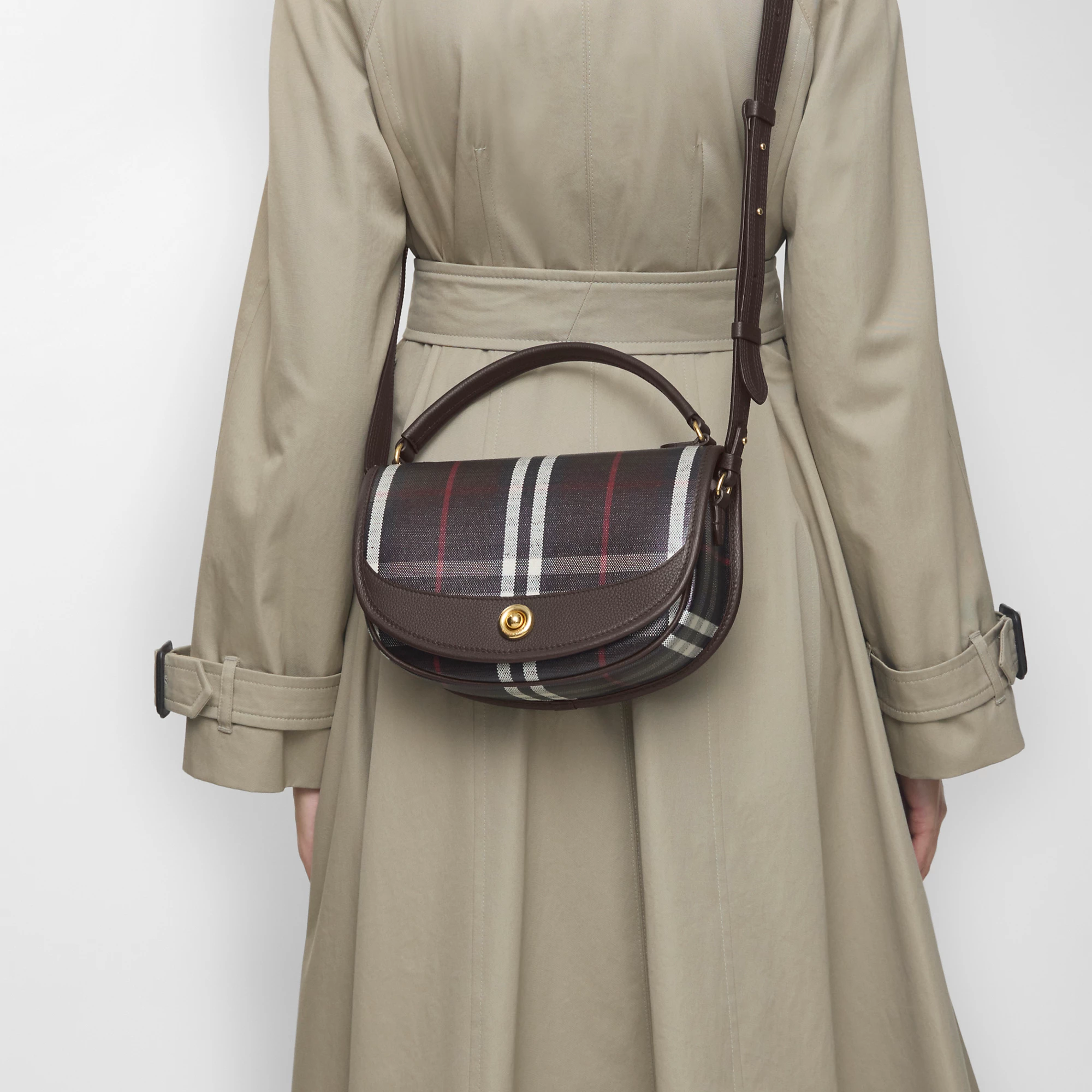 14917-highlands-crossbody-bag-1.webp