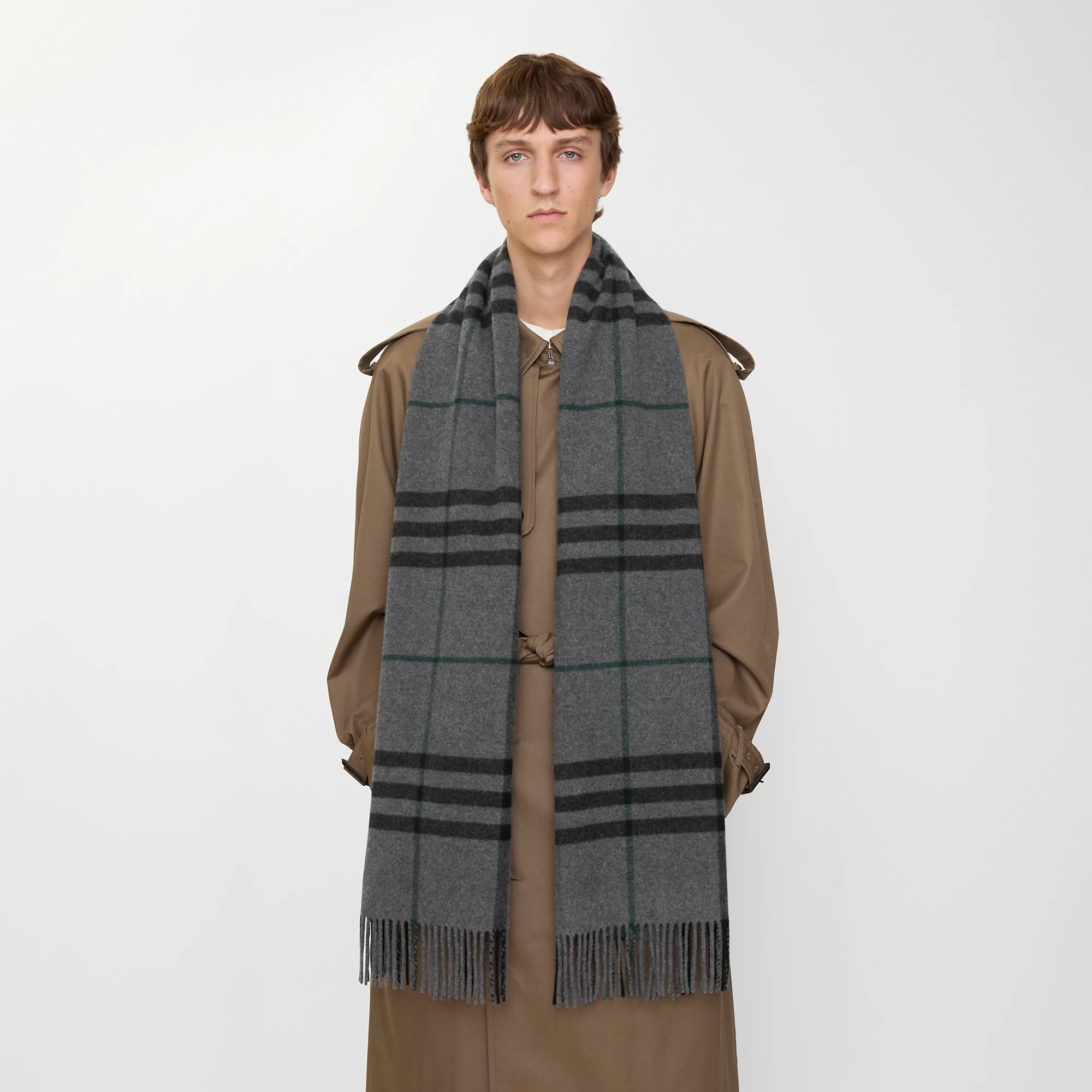 15275-wide-check-cashmere-scarf-1.webp