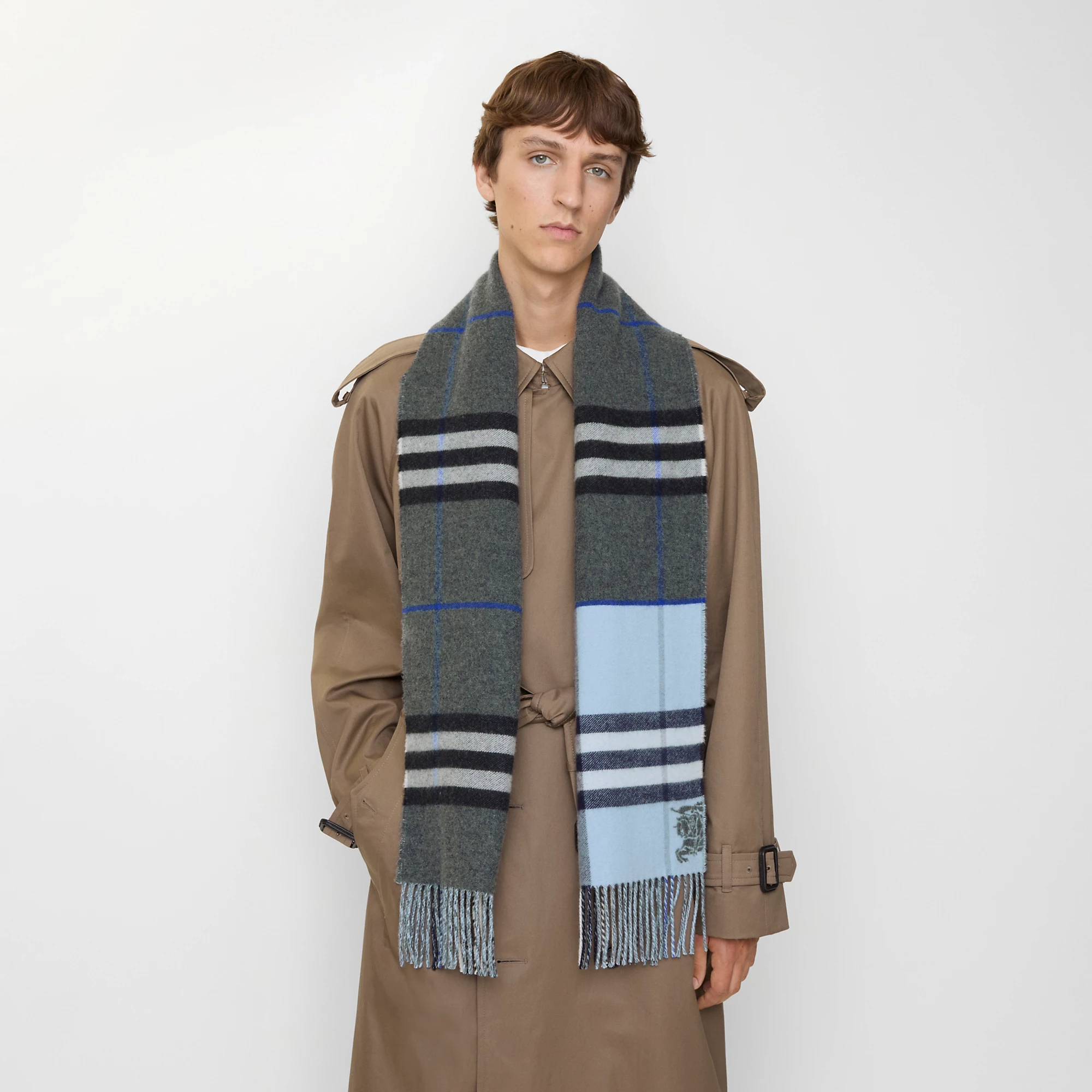 15548-contrast-check-cashmere-scarf-1.webp