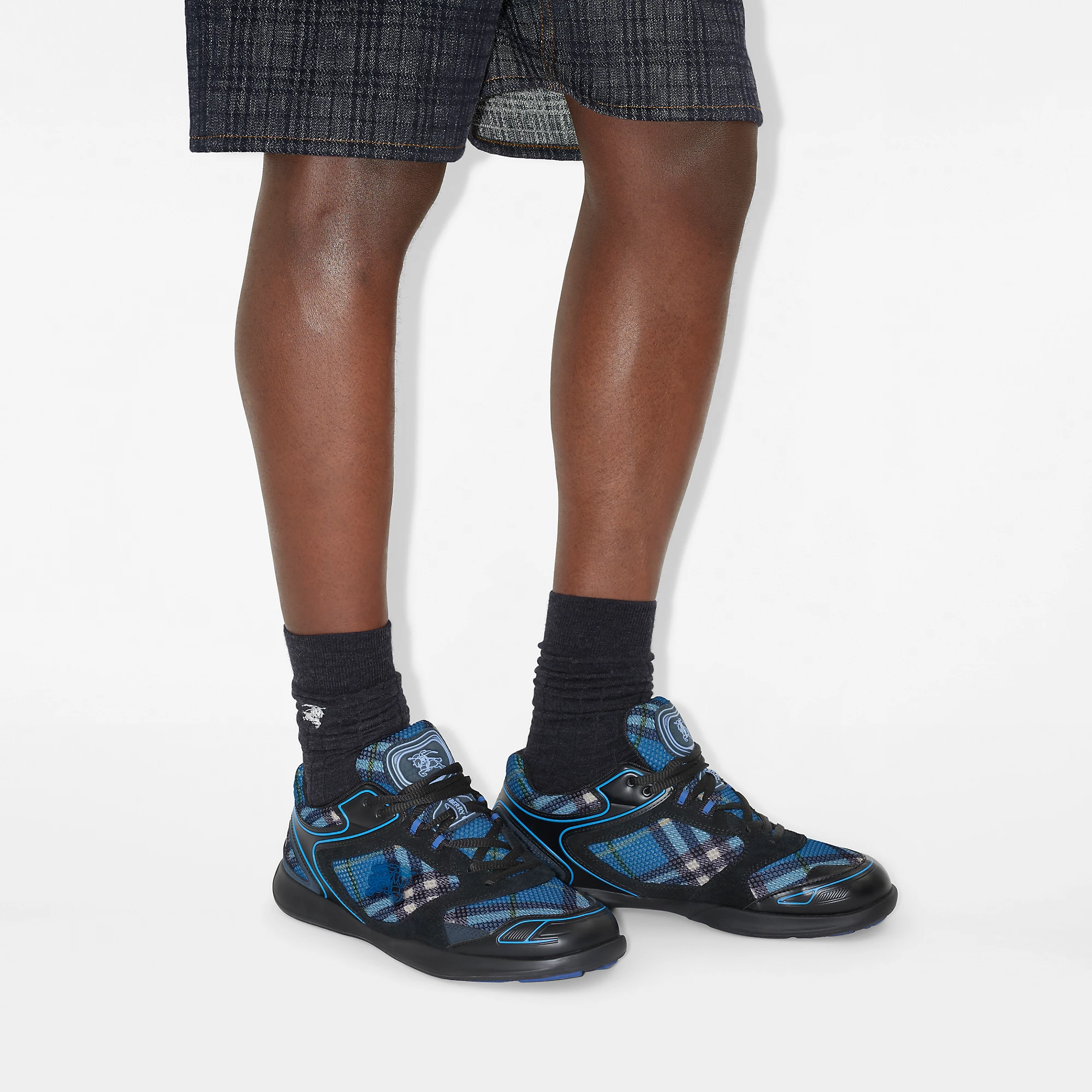 16062-wool-blend-socks-1.webp