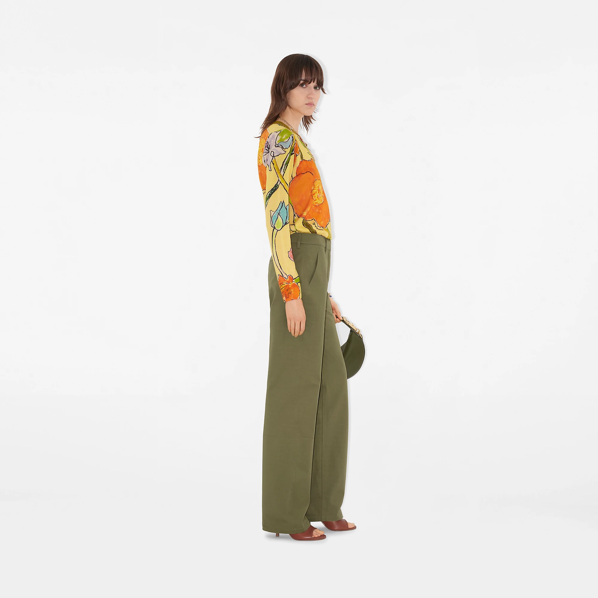 16208-highgrove-cascading-flowers-wool-sweater-1.webp