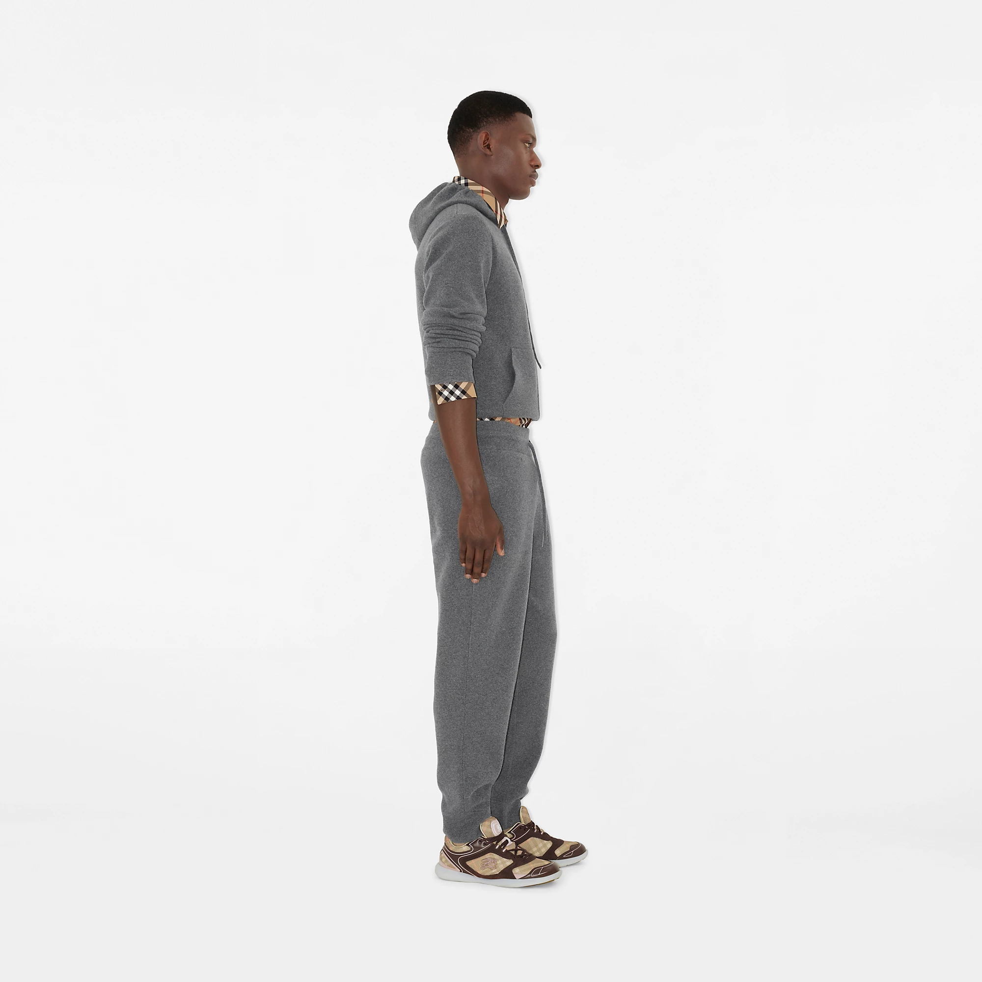 16750-cashmere-blend-jogging-pants-1.webp