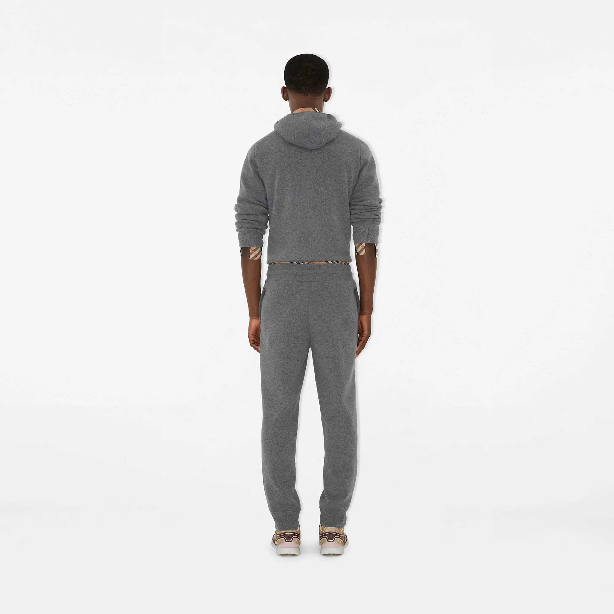 16750-cashmere-blend-jogging-pants-1.webp