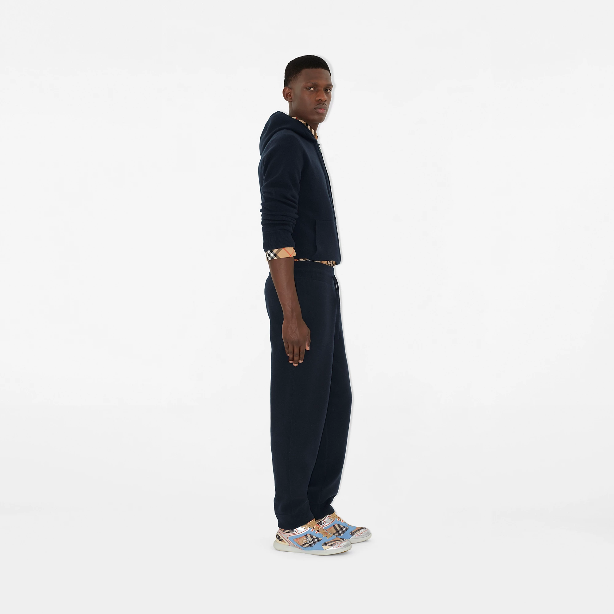 16765-cashmere-blend-jogging-pants-1.webp