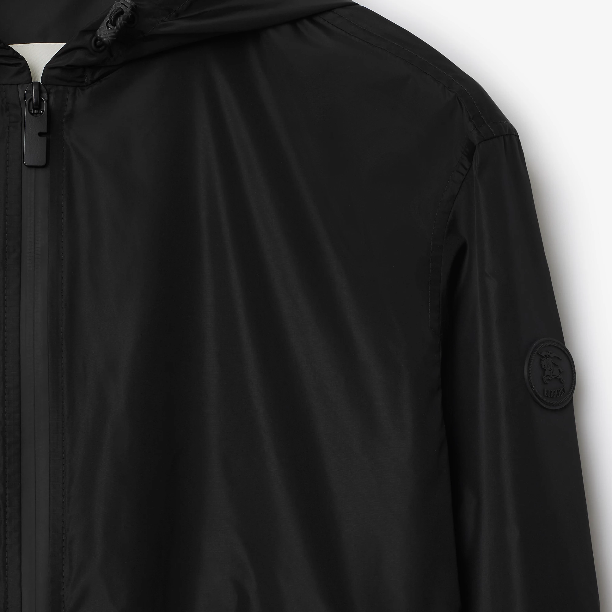 17649-knight-stamp-nylon-jacket-1.webp