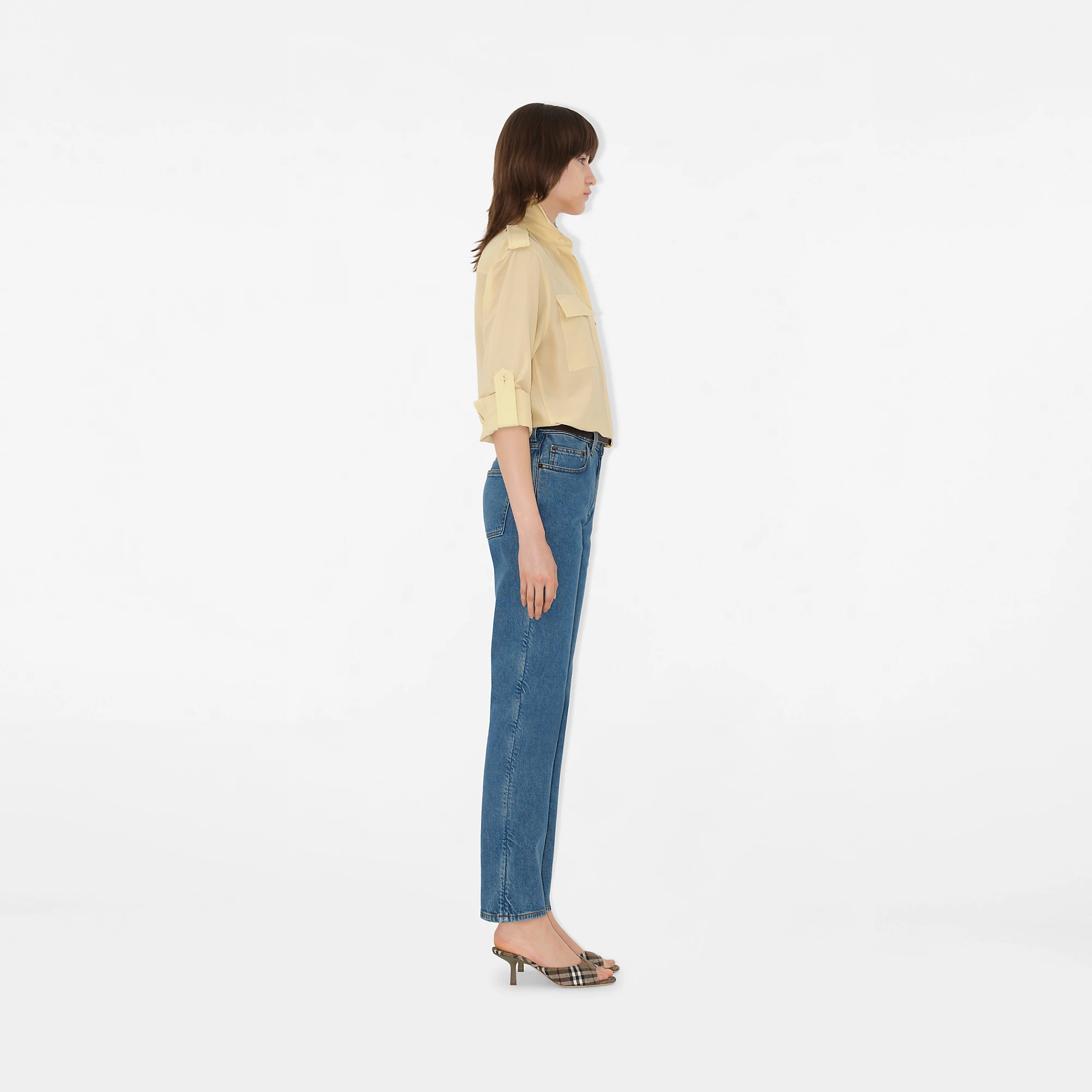 20242-mid-rise-straight-jeans-1.webp
