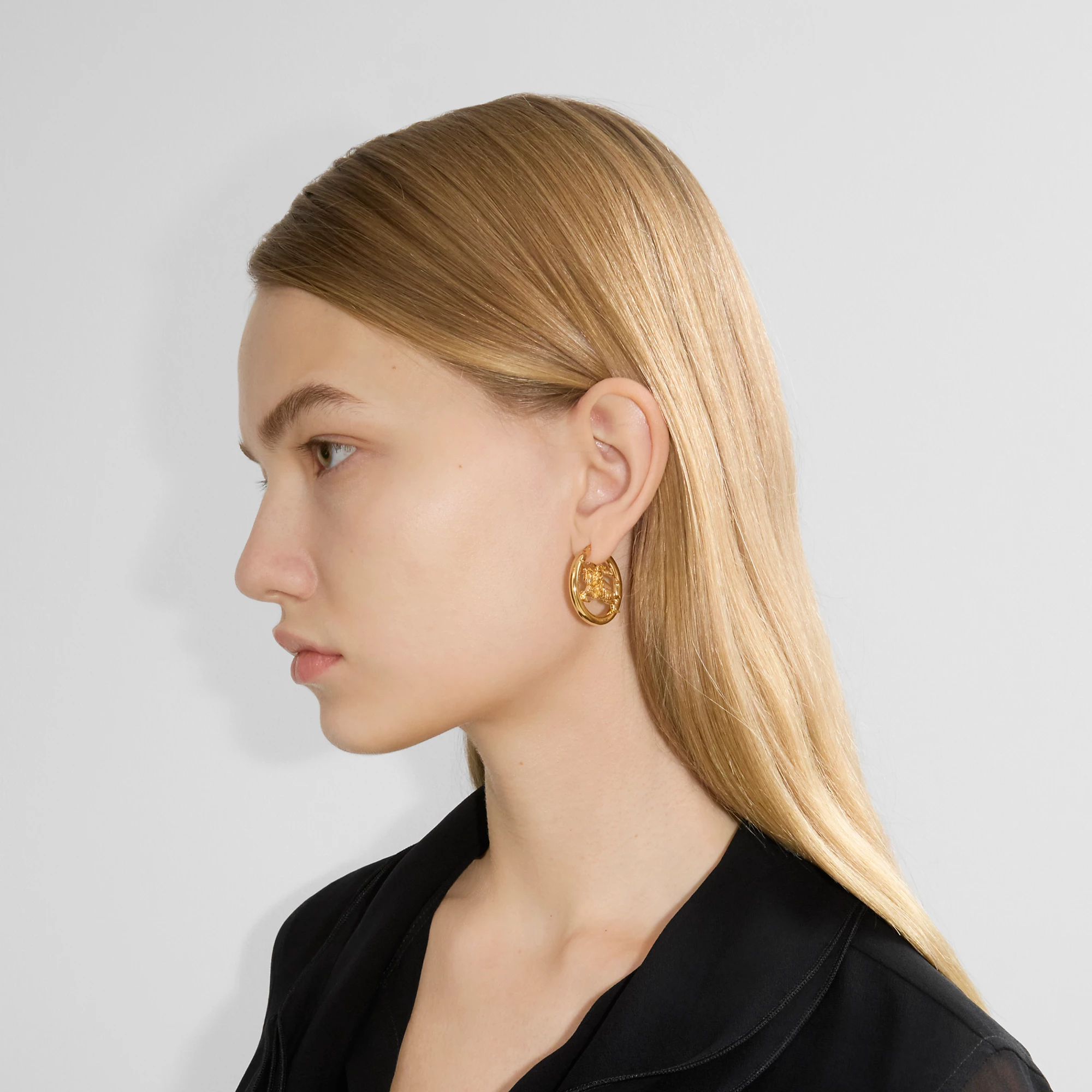 22092-ekd-hoop-earrings-1.webp