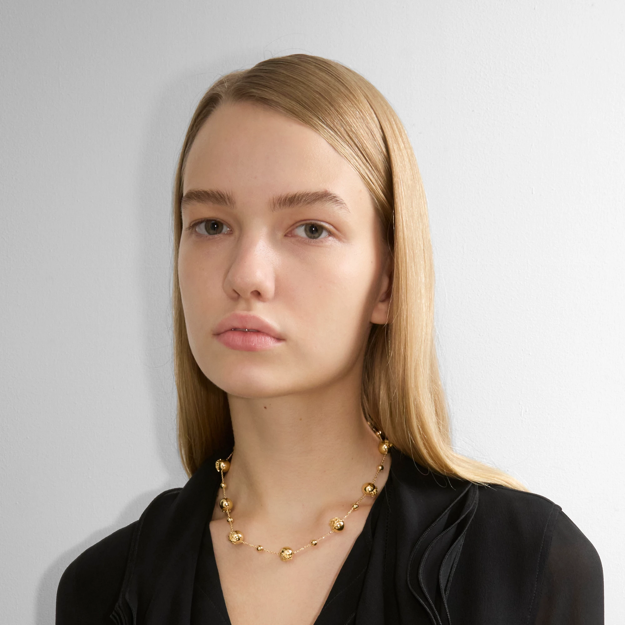 22160-ekd-sphere-necklace-1.webp