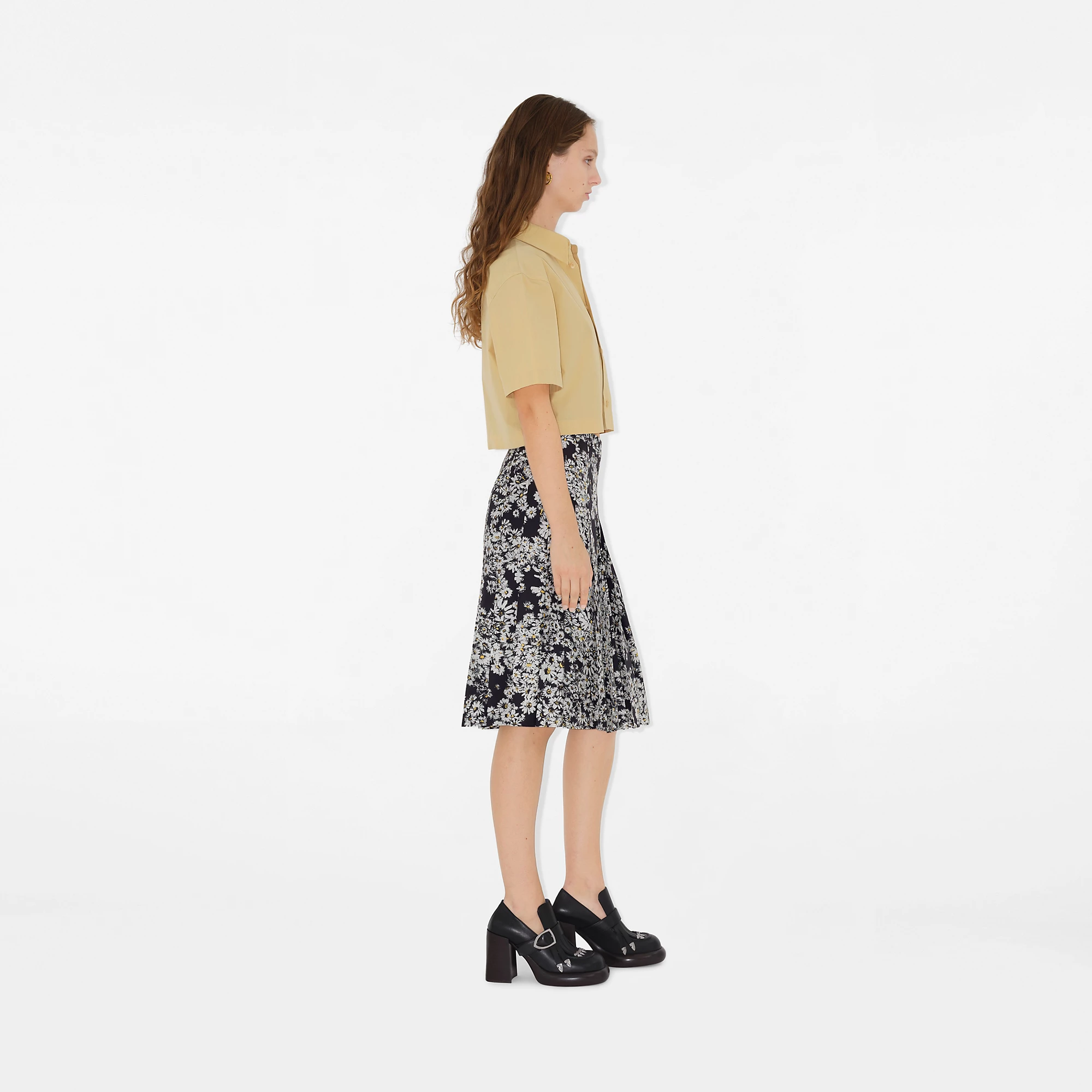 22737-cropped-cotton-shirt-1.webp