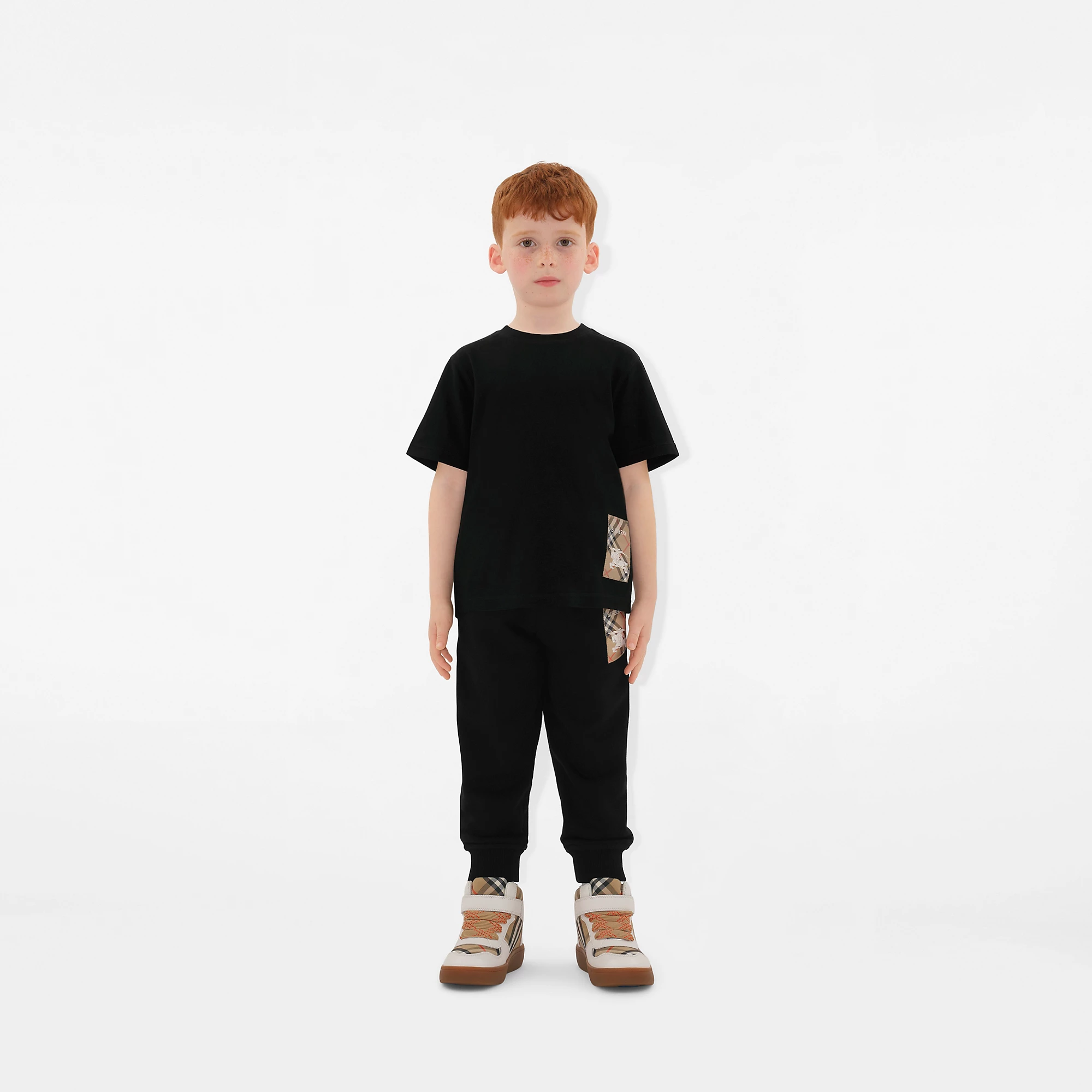 23456-check-label-cotton-t-shirt-1.webp