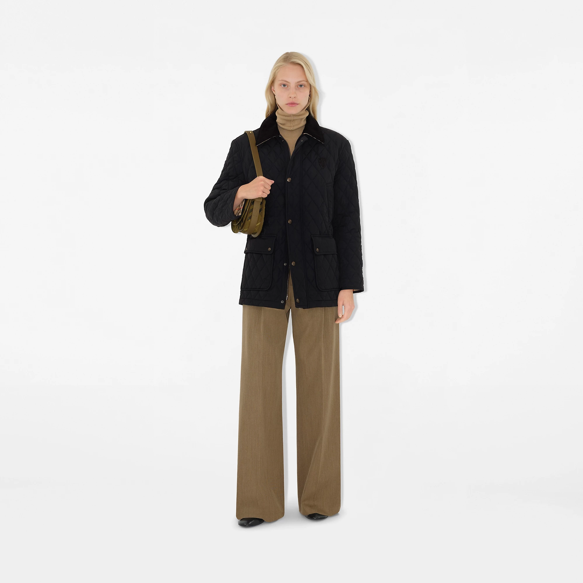 23630-quilted-nylon-barn-jacket-1.webp