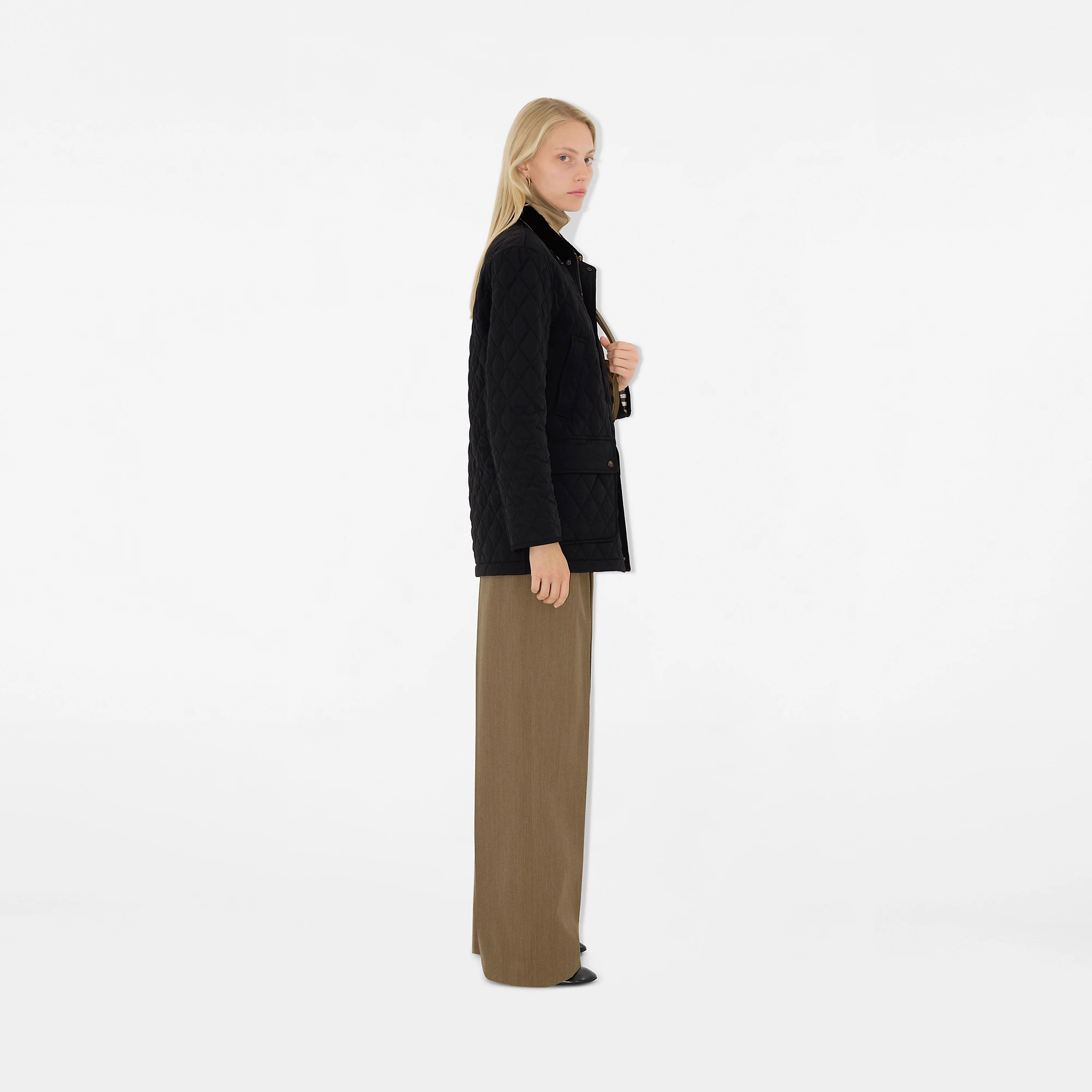 23630-quilted-nylon-barn-jacket-1.webp