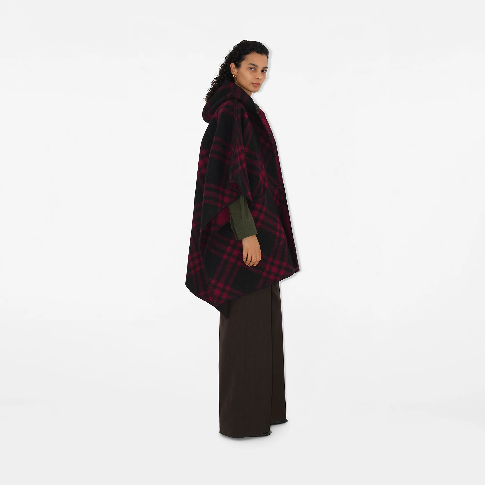23679-reversible-check-wool-cape-1.webp