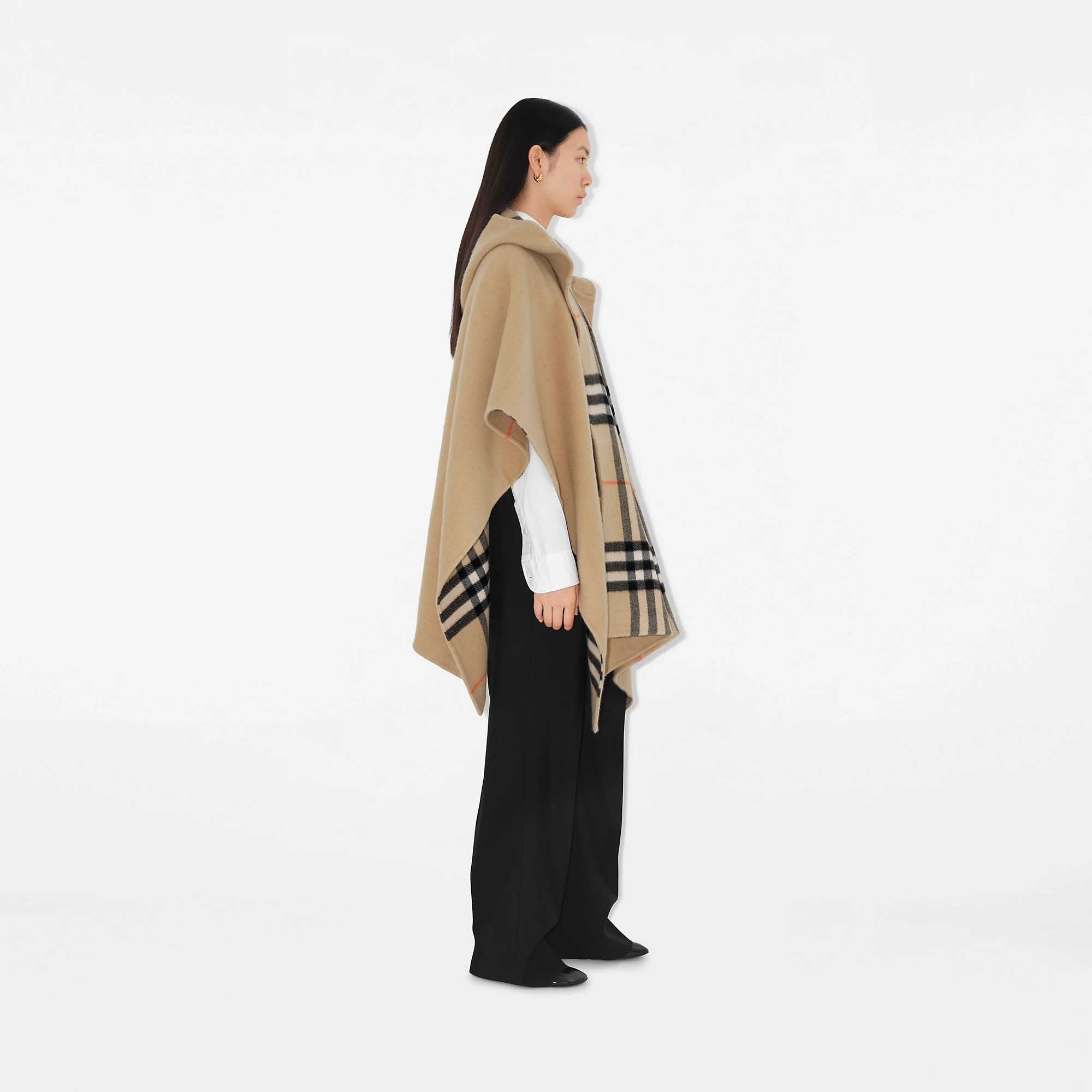 24735-reversible-check-cashmere-cape-1.webp