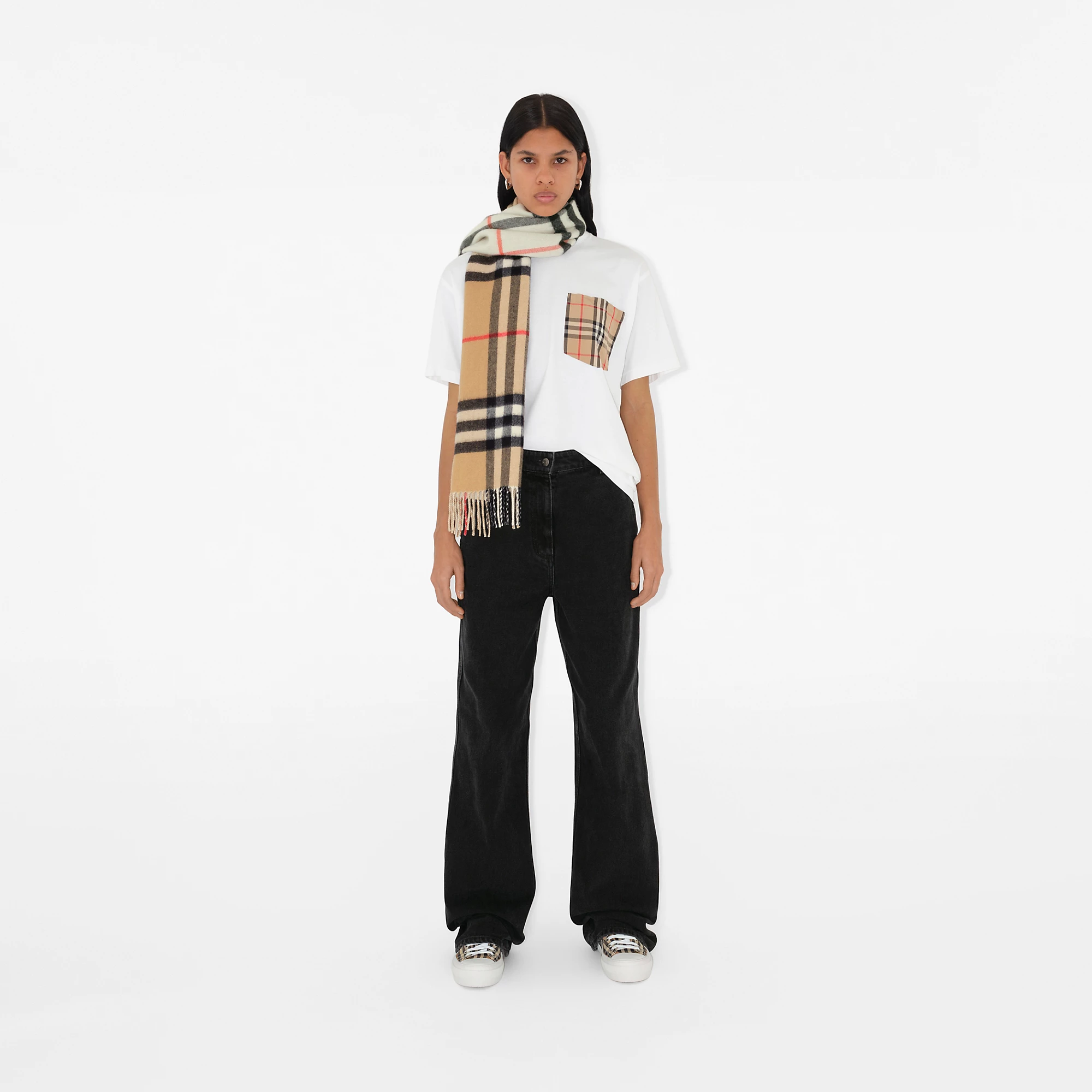 2476-contrast-check-cashmere-scarf-1.webp