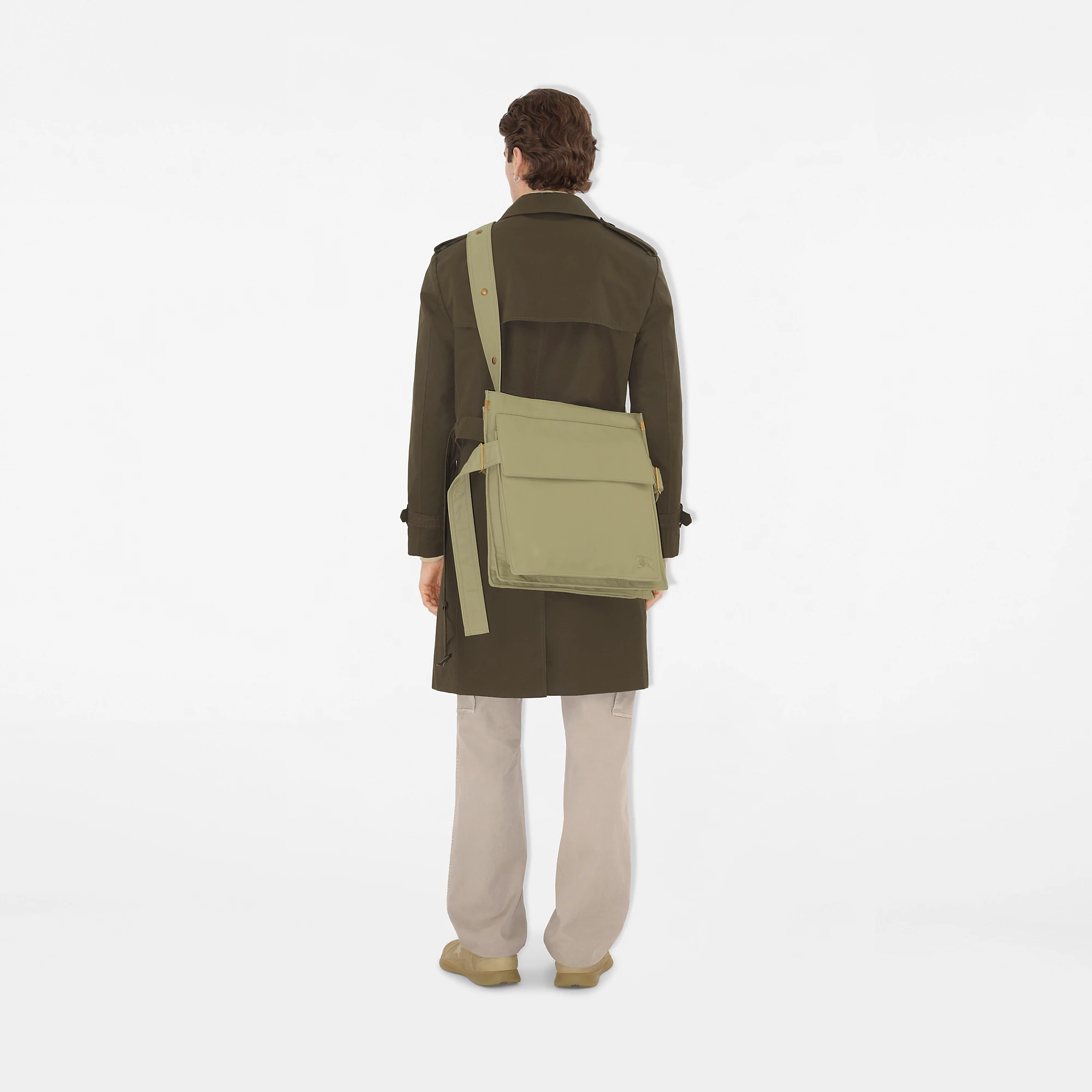 25487-medium-trench-tote-1.webp