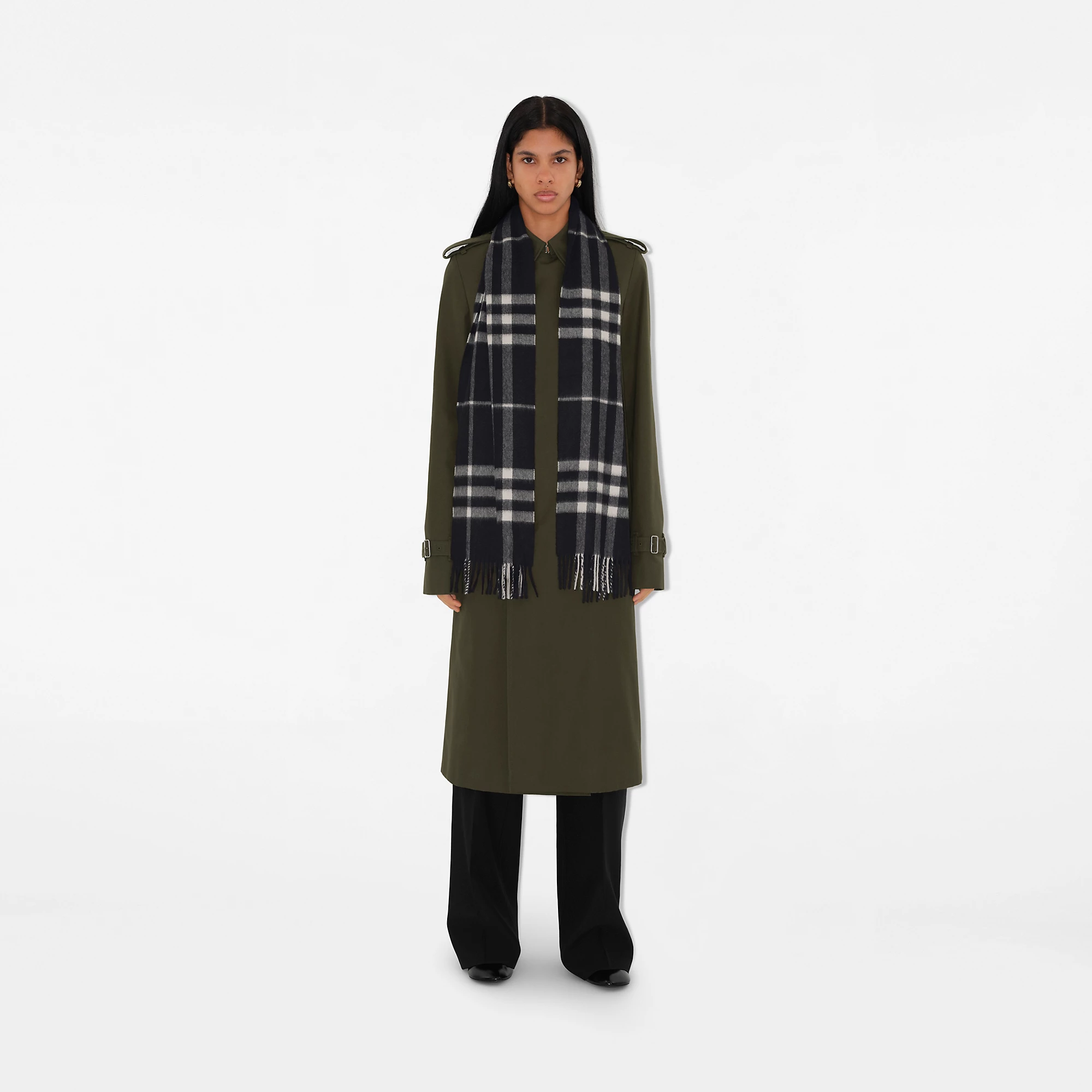 25625-check-cashmere-scarf-1.webp