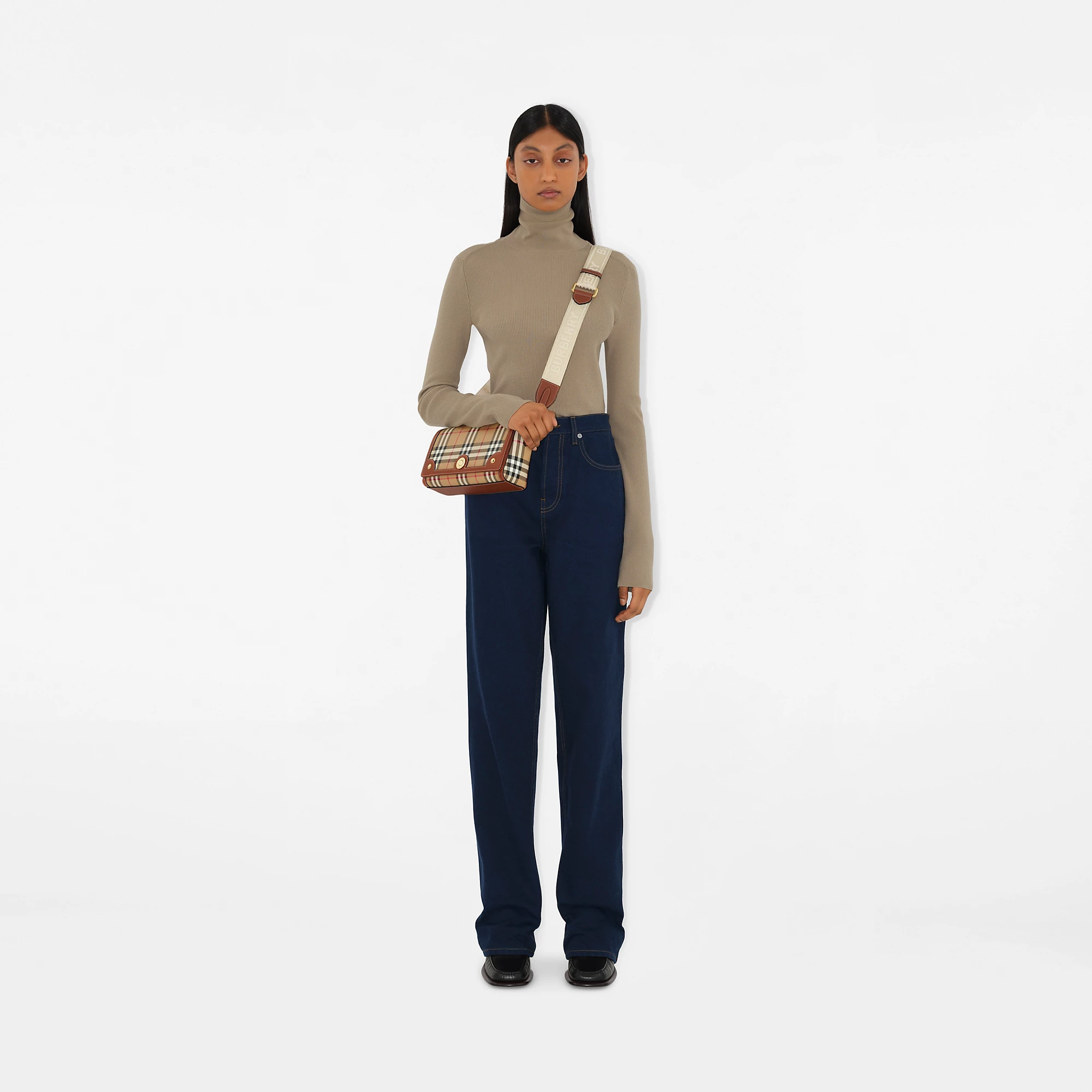 25646-top-handle-note-bag-1.webp