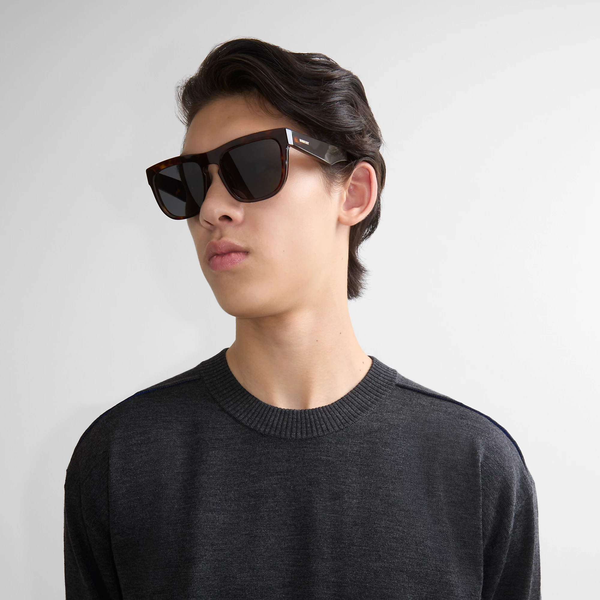 26094-square-sunglasses-1.webp