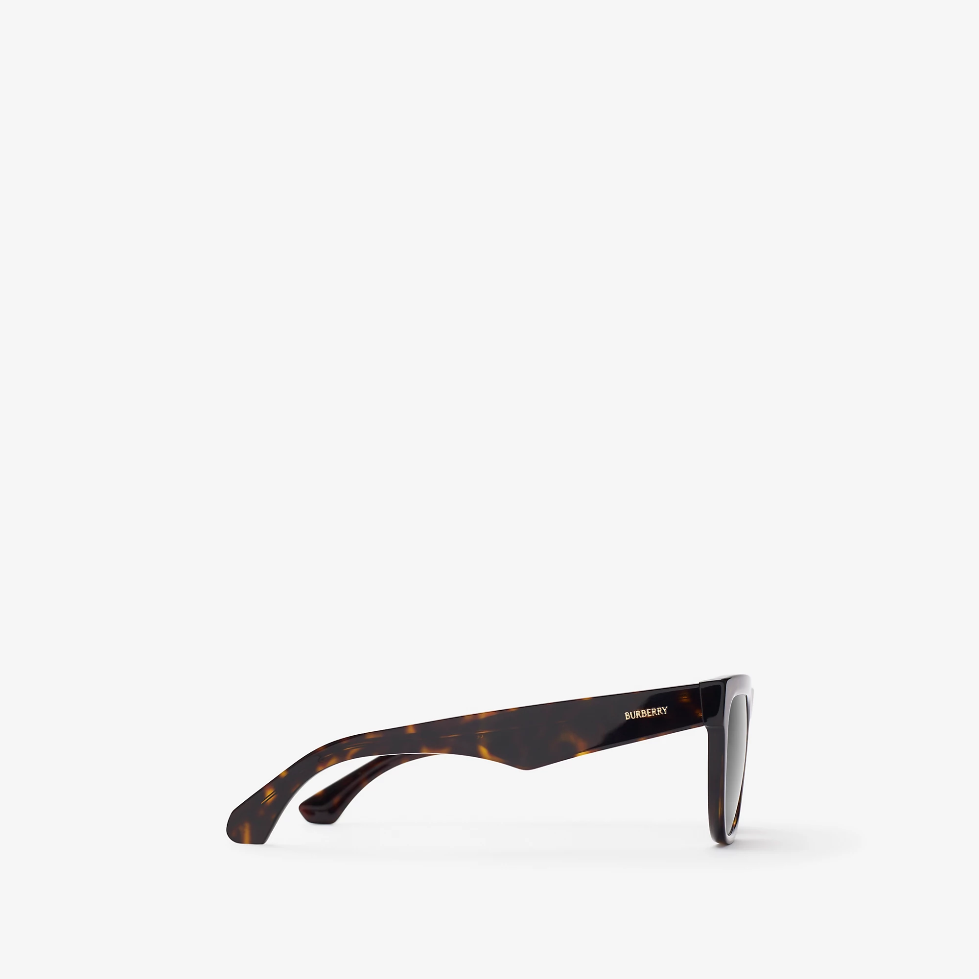 26094-square-sunglasses-1.webp