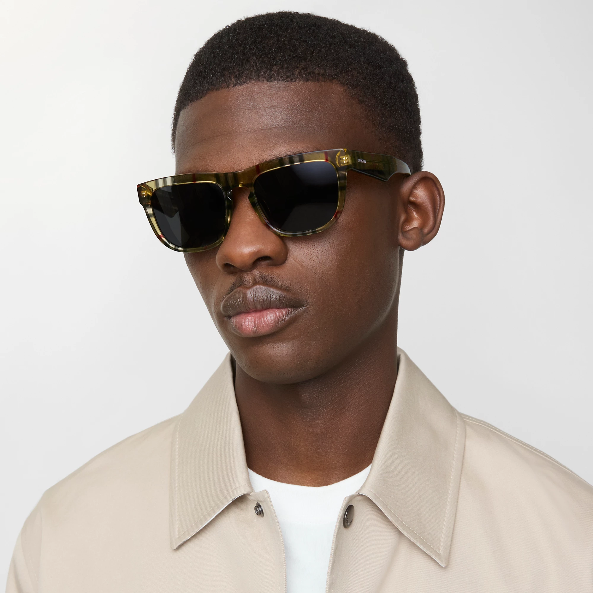 26116-check-square-sunglasses-1.webp