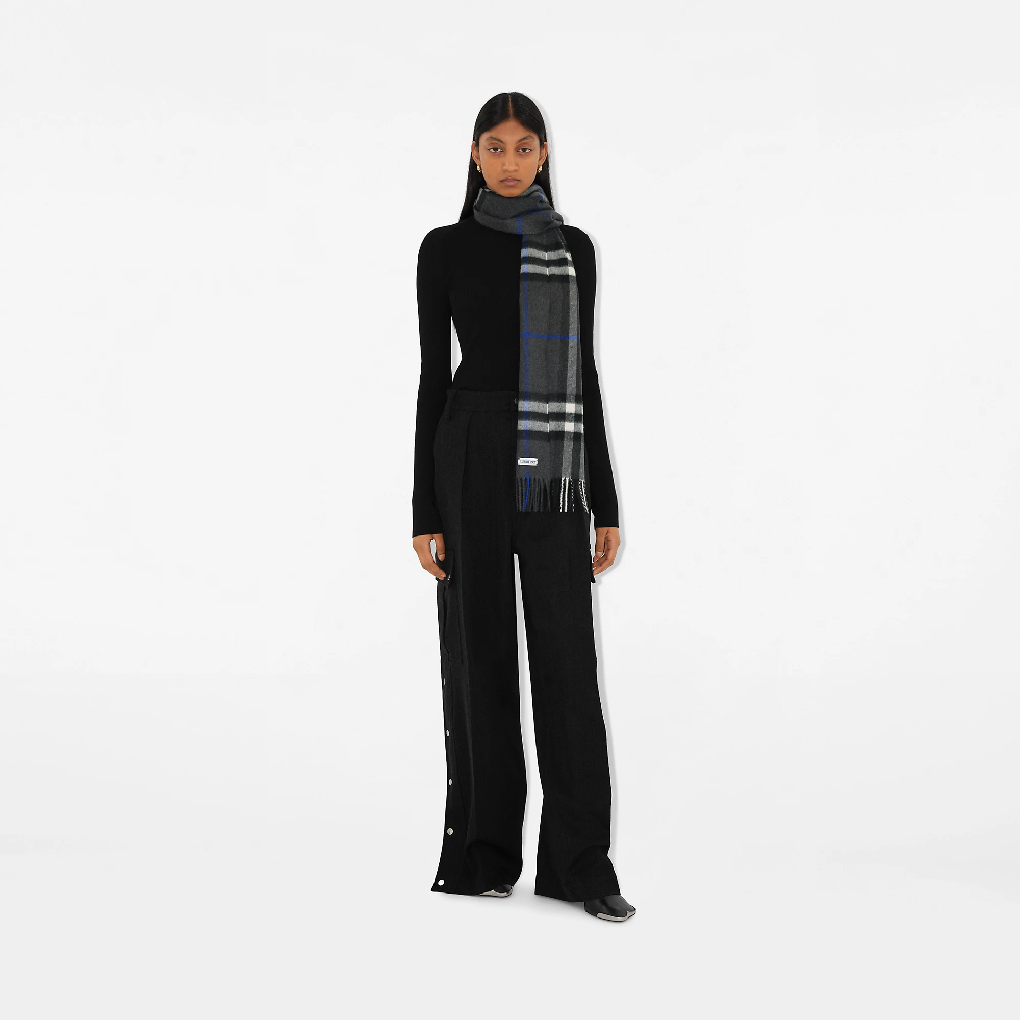 26143-check-cashmere-scarf-1.webp