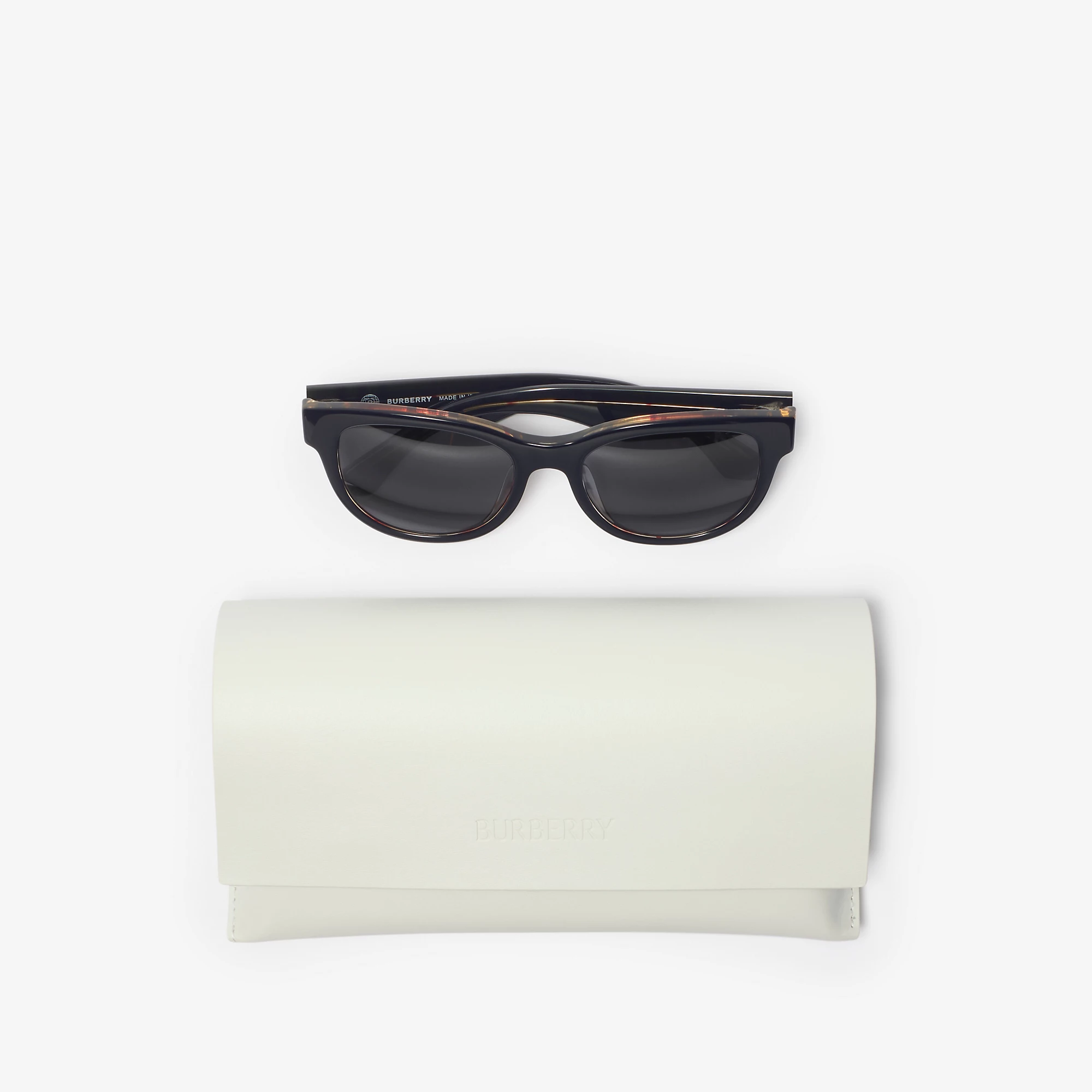 26193-check-round-sunglasses-1.webp