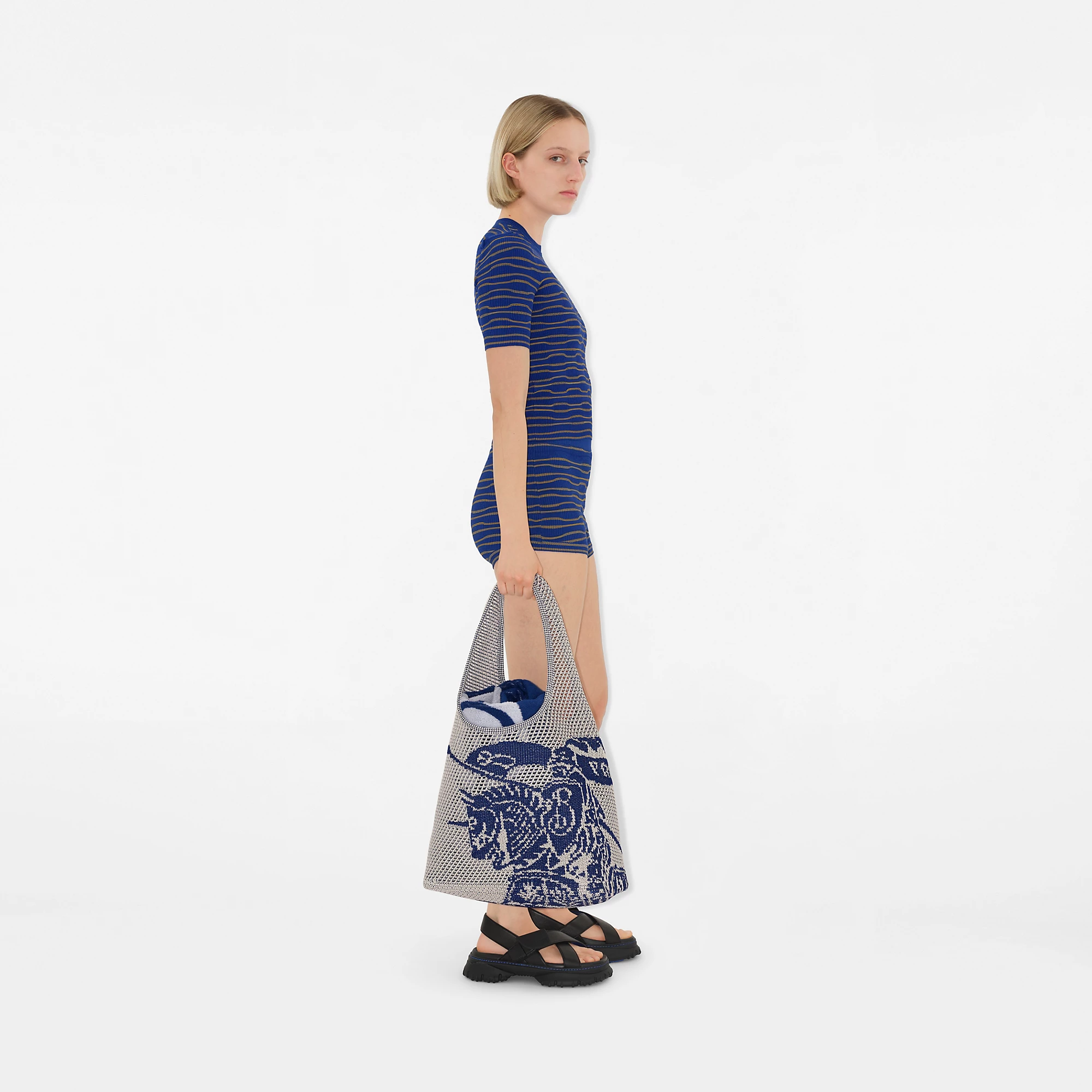 26232-large-ekd-crochet-bag-1.webp