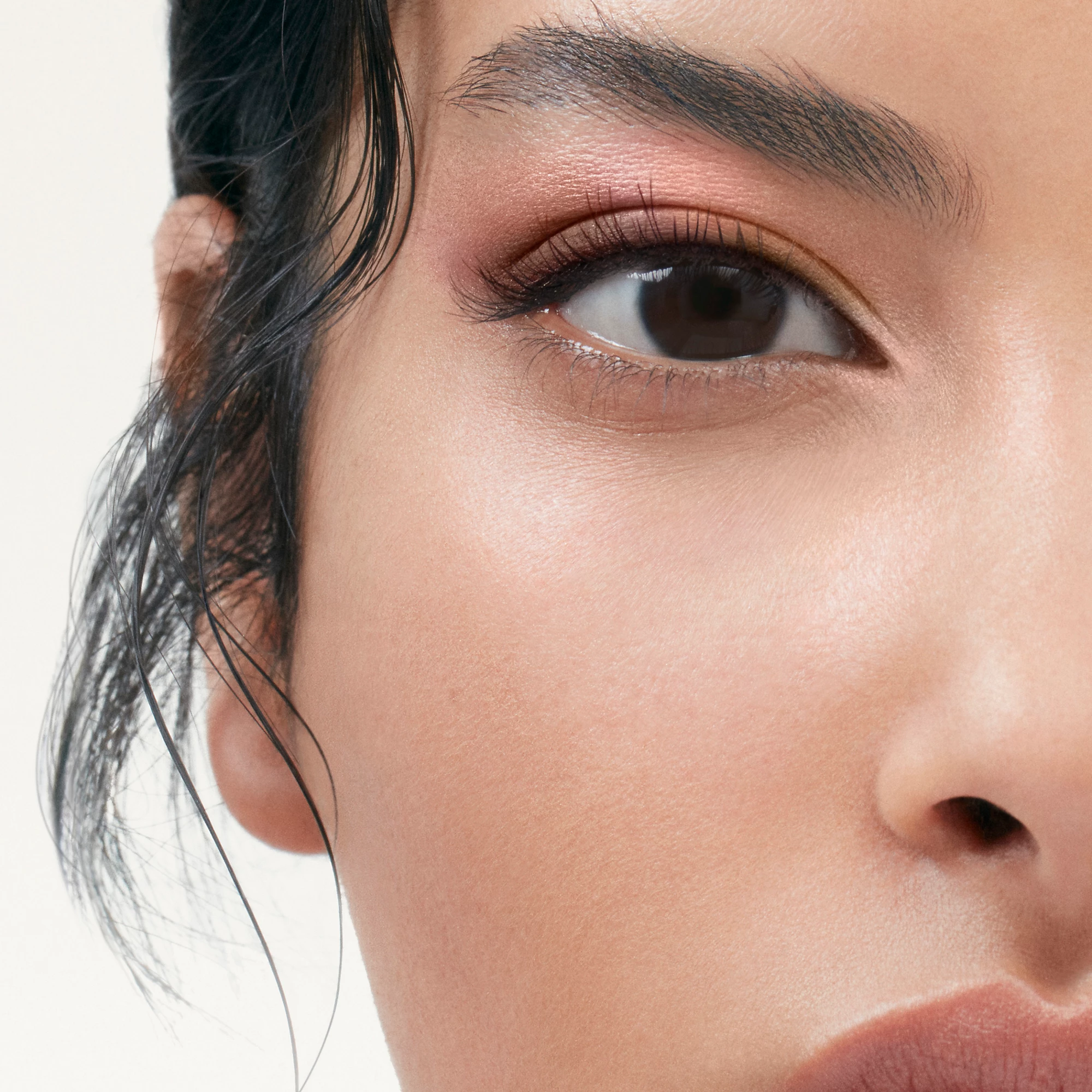 26828-burberry-eye-quad-blush-beige-no-03-1.webp