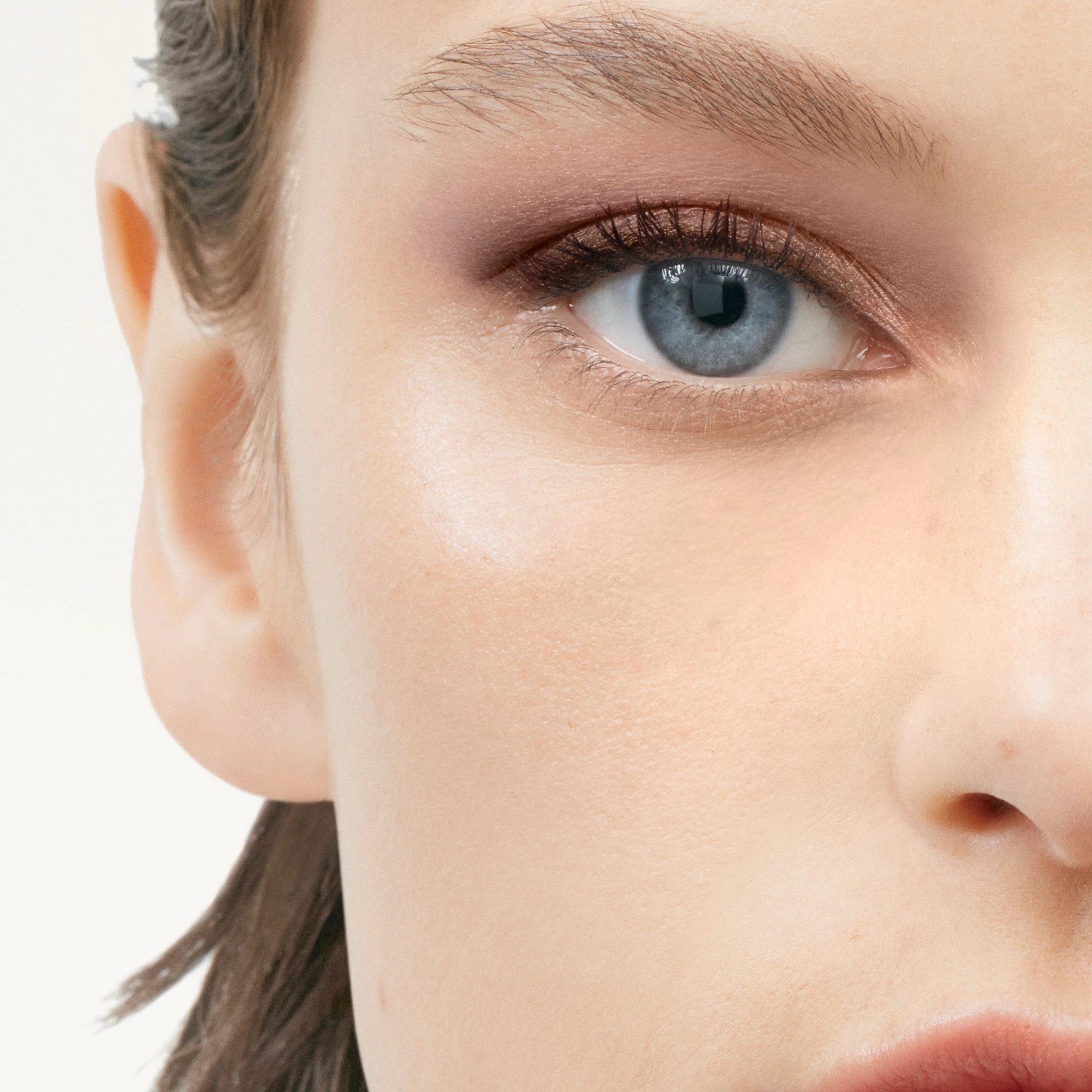 26828-burberry-eye-quad-blush-beige-no-03-1.webp