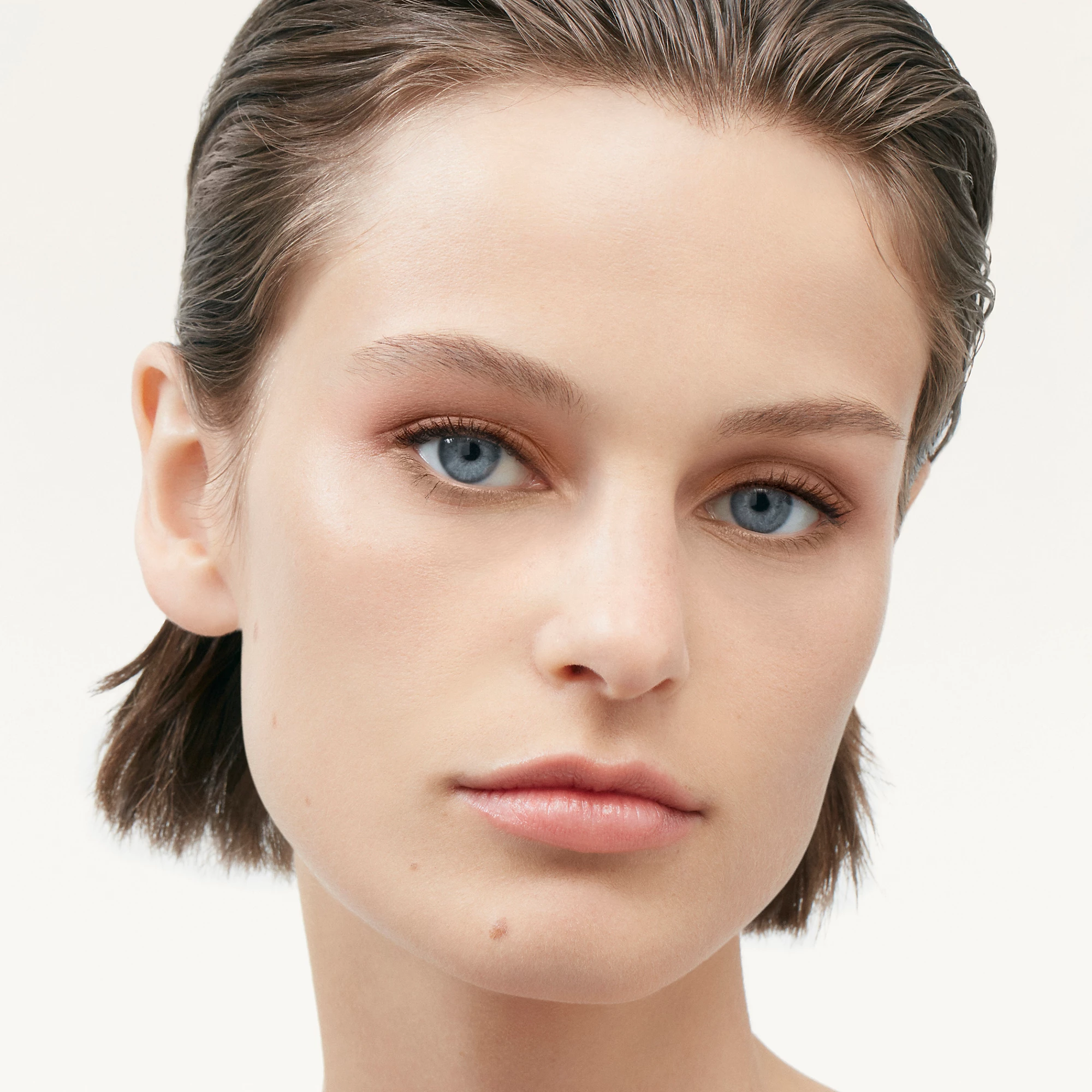 26838-burberry-eye-quad-iconic-honey-no-01-1.webp