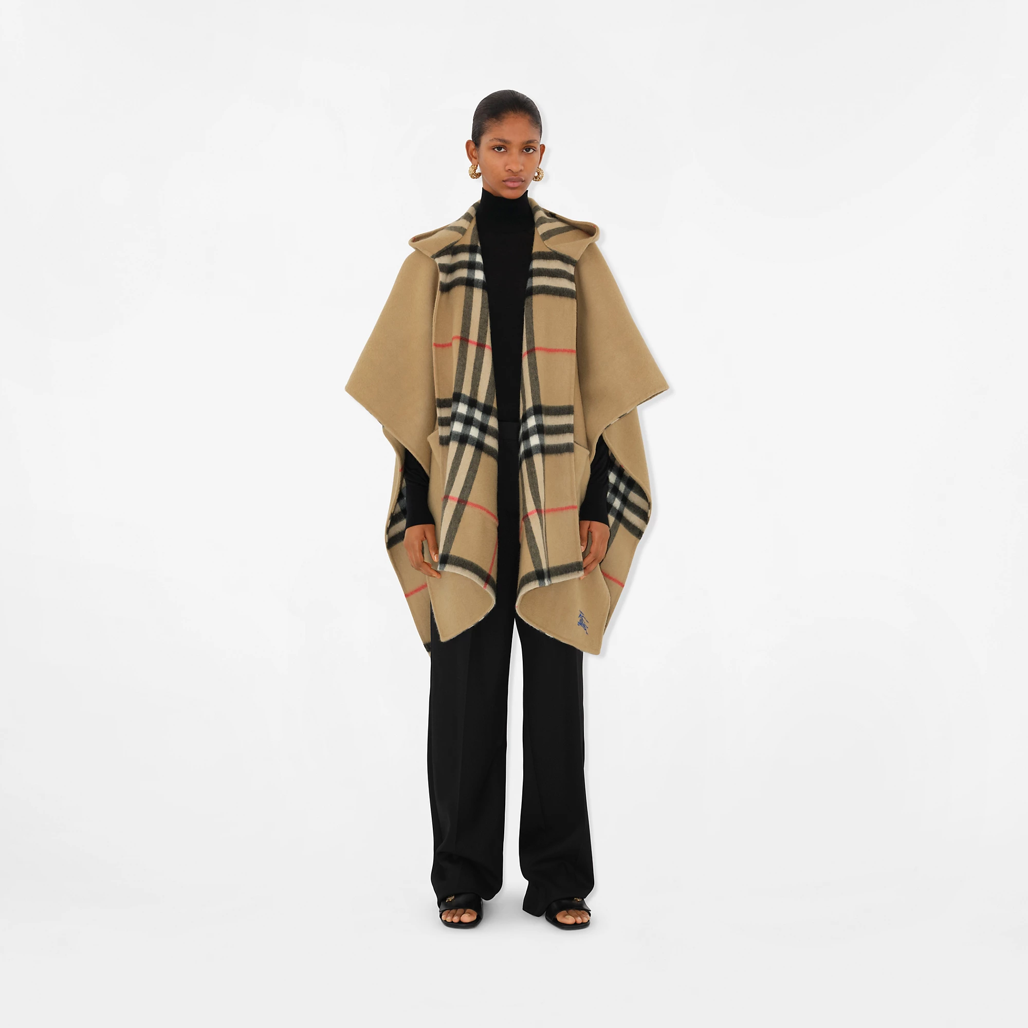 27503-ekd-cashmere-hooded-cape-1.webp