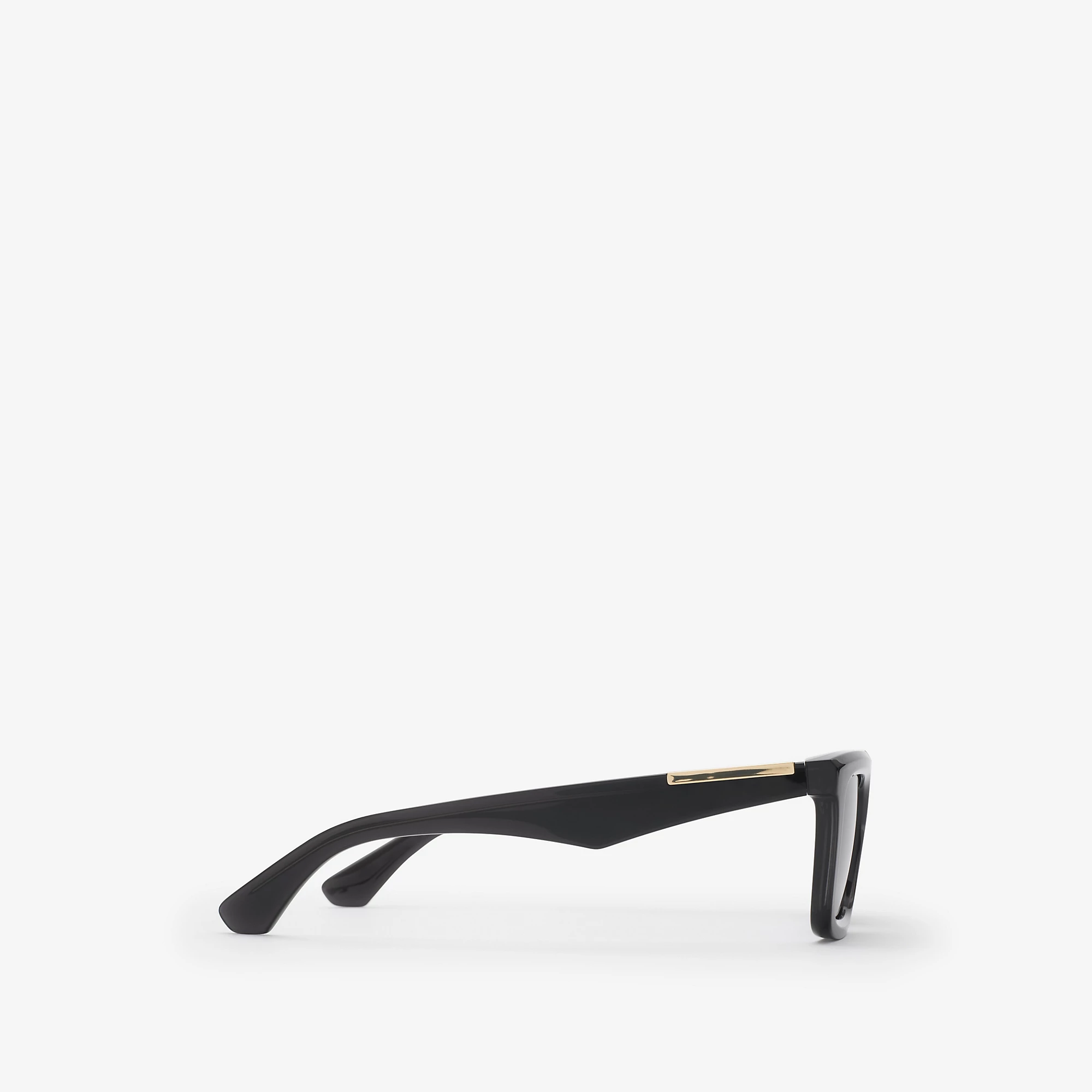 5670-classic-rectangular-sunglasses–1.webp