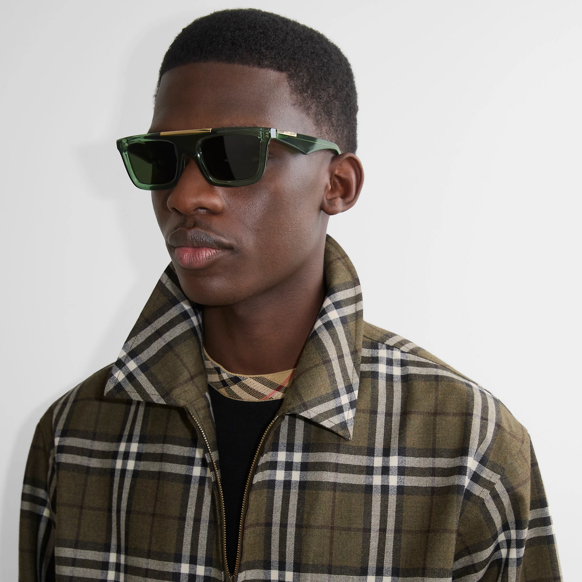 5692-classic-rectangular-sunglasses–1.webp