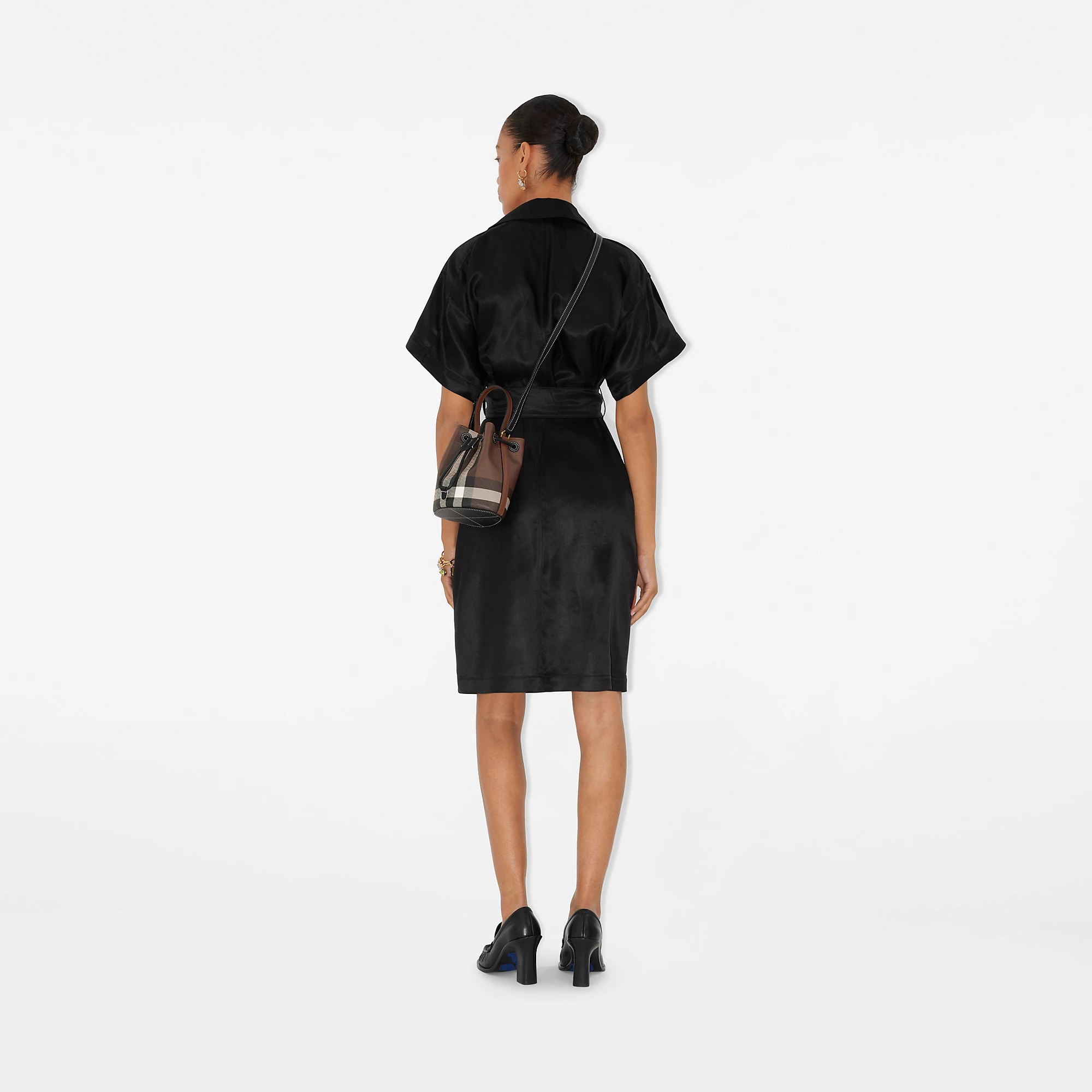 5749-mini-tb-bucket-bag-1.webp