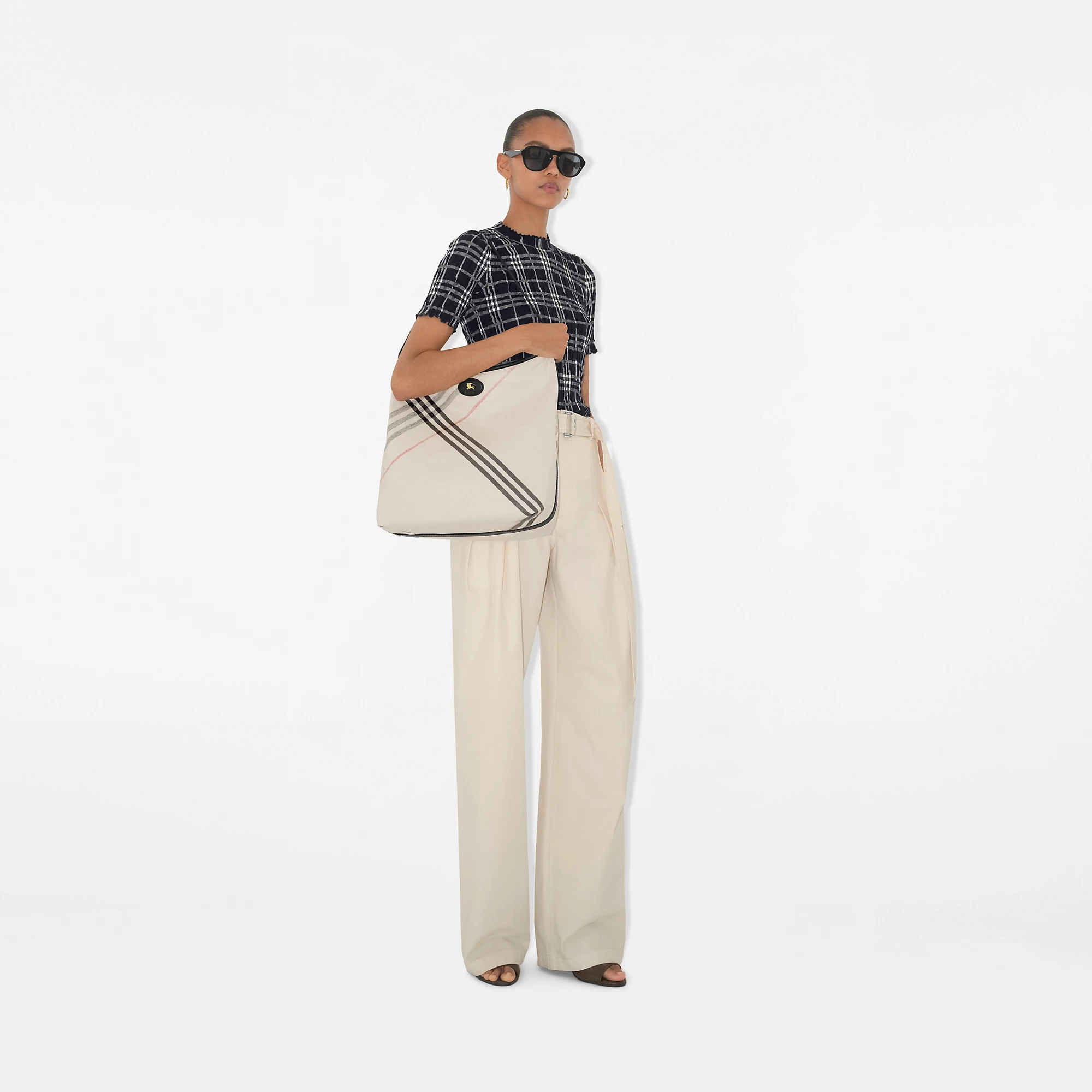 Medium Highlands Shoulder Bag