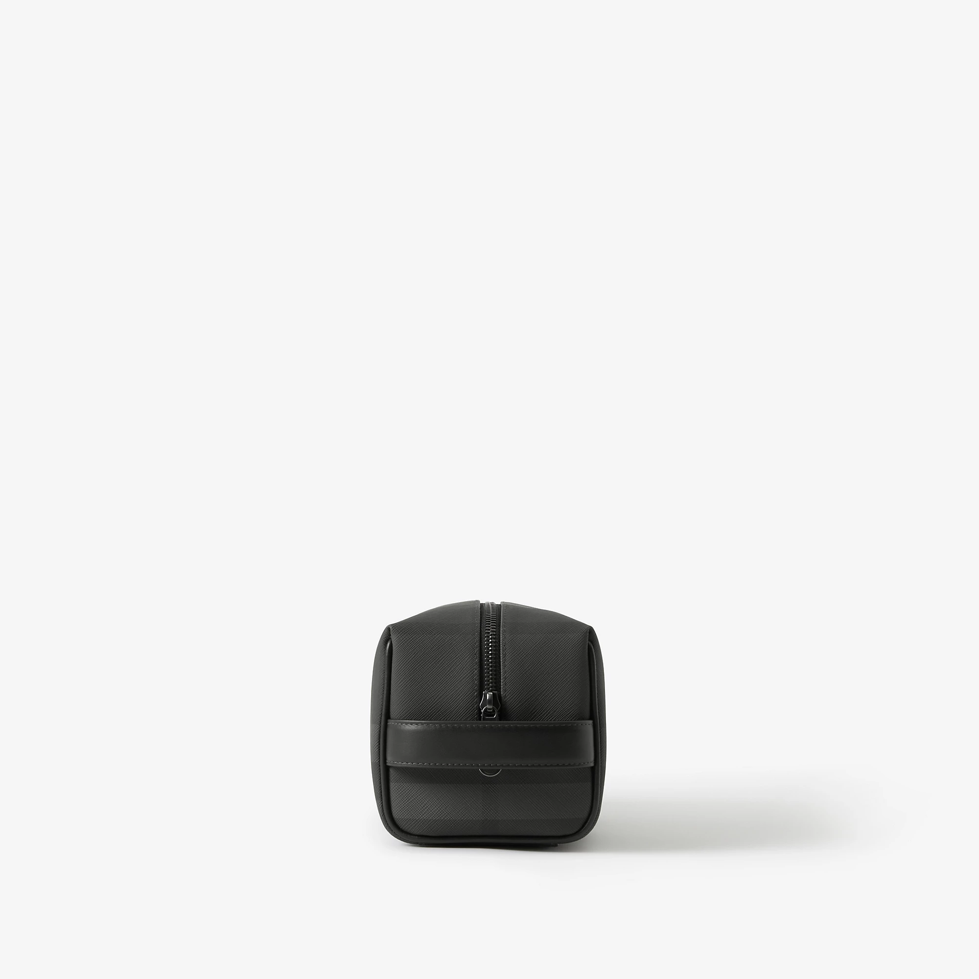 630-check-and-leather-travel-pouch-1.webp