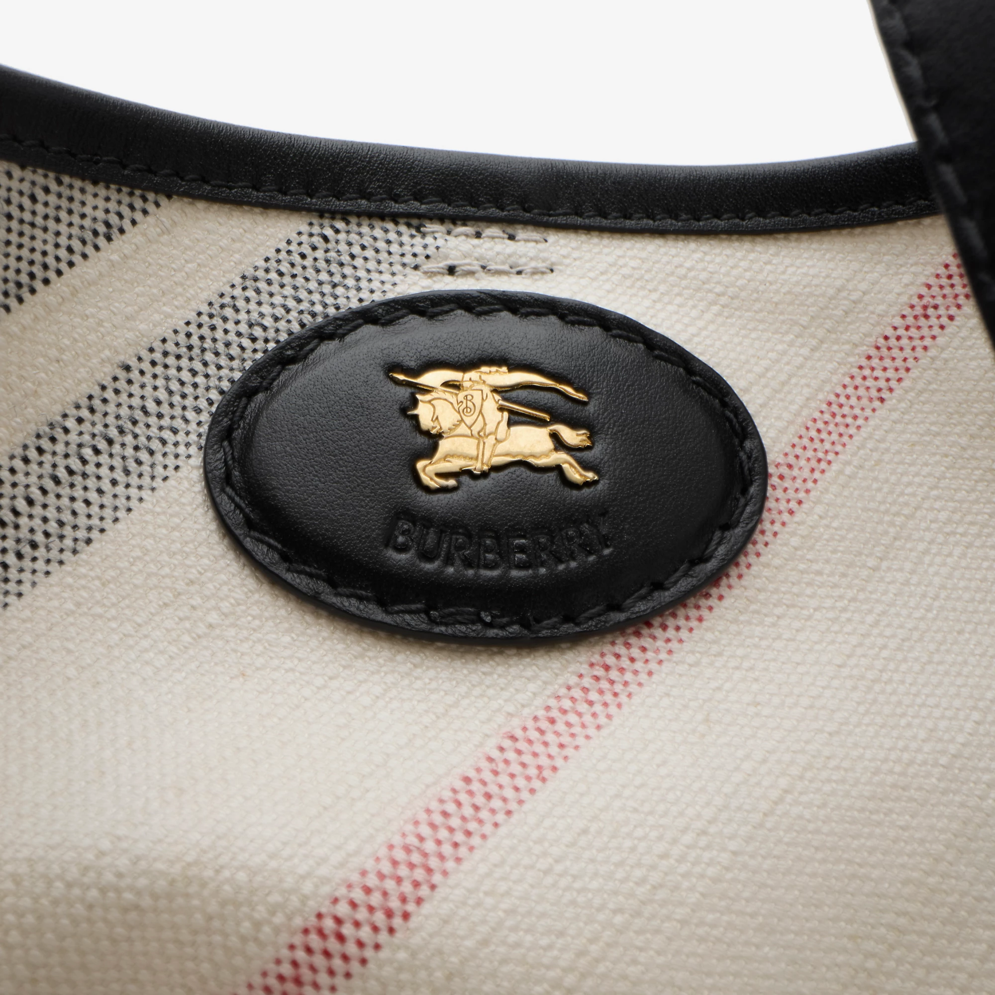 6690-medium-highlands-tote-1.webp