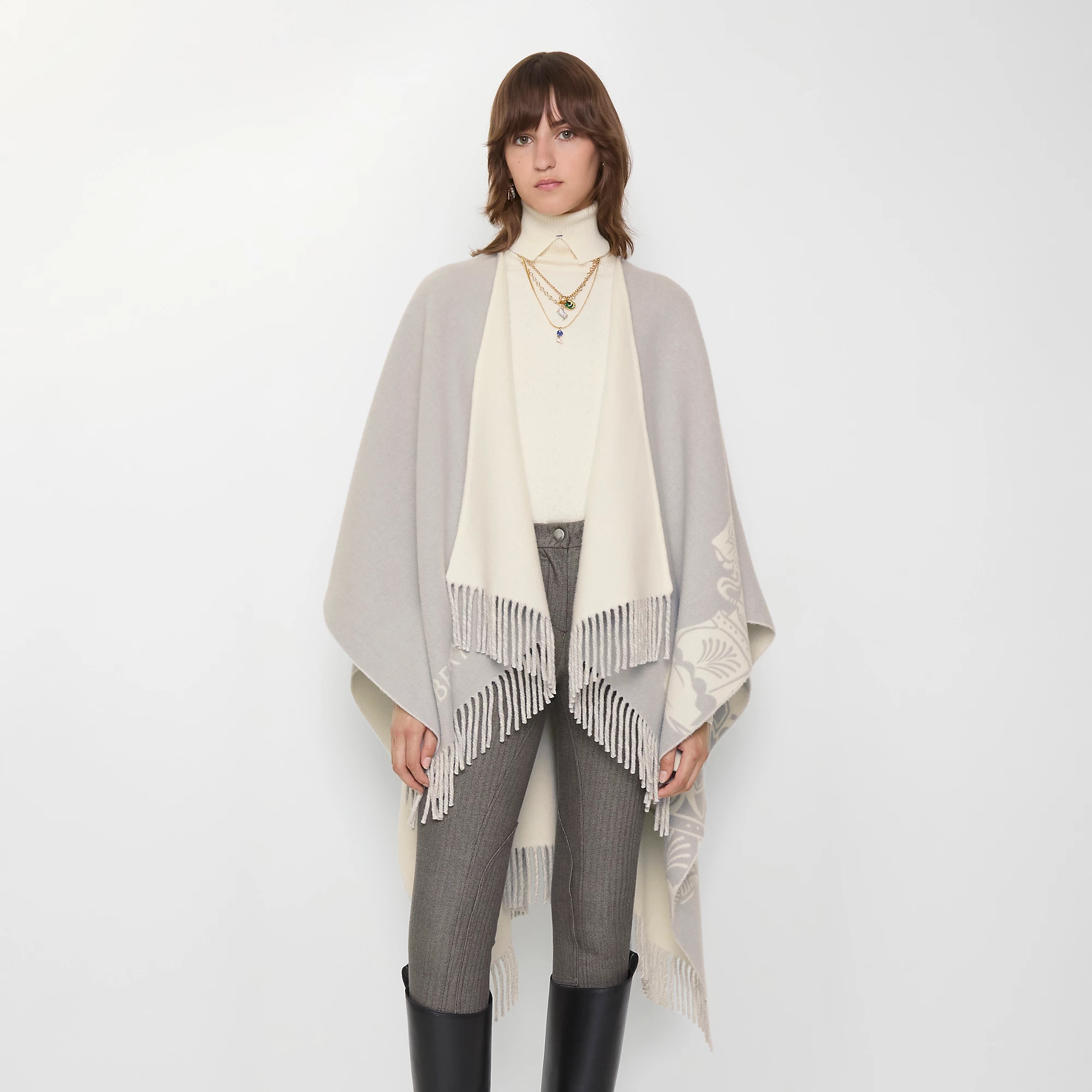 6737-ekd-wool-cashmere-cape-1.webp
