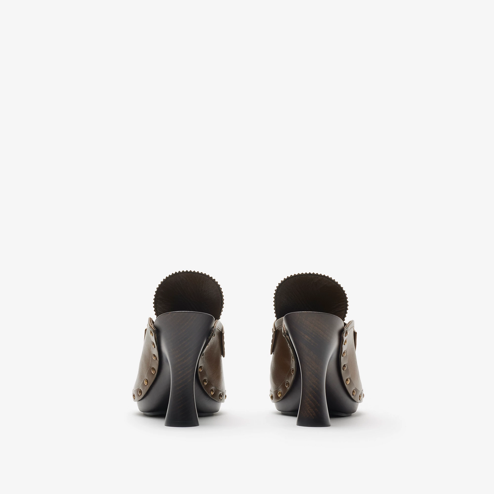 7591-leather-potter-clogs-1.webp